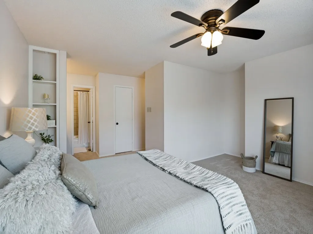 Townhouse For Sale in Collin County , 8400 Hickory Street 1702, Frisco, Texas 75034, 1 Bedroom, 2 Bathroom, 1 Garage spaces, 884 Sqft, built in 1987, mls#21361658, Real Estate Agent in Frisco, Homes For Sale in Collin county, Homes For Sale in Frisco, Realtor in Frisco Texas, Real Estate Brokerage Independent Realty Texas, Luminita Cordes Realtor