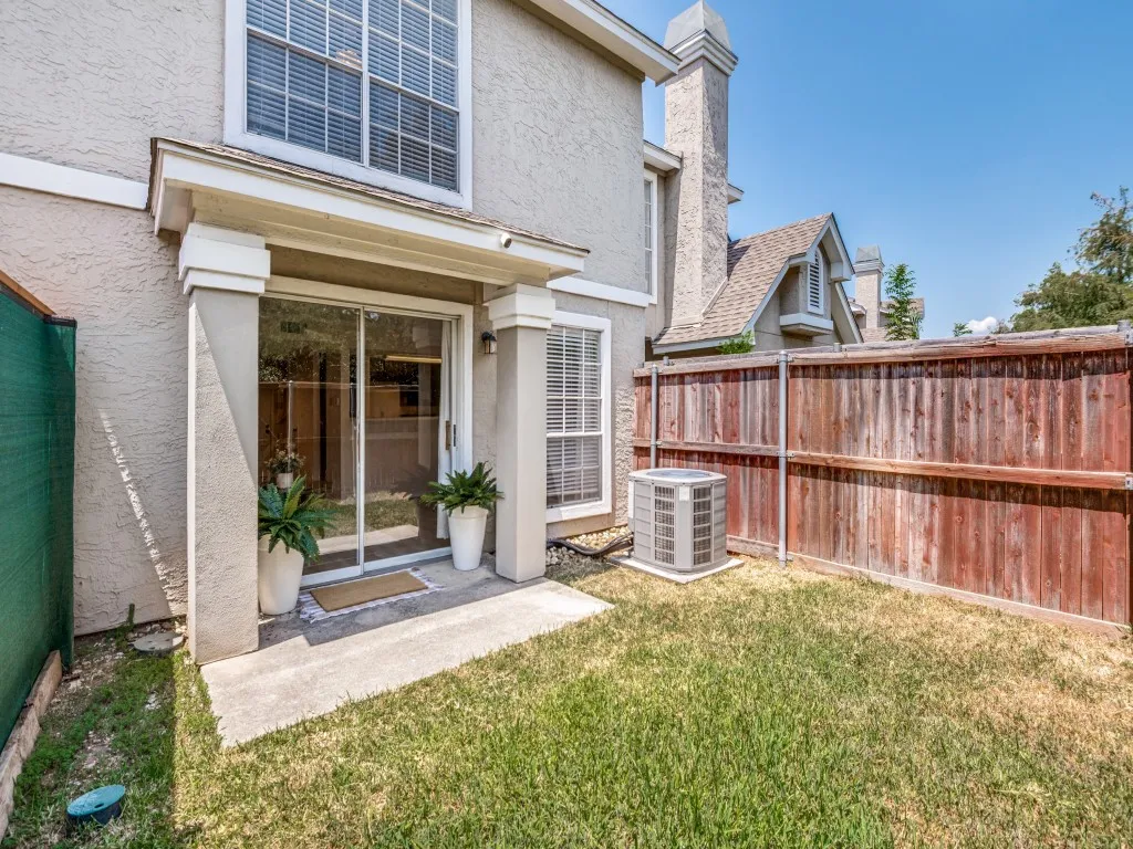 Townhouse For Sale in Collin County , 8400 Hickory Street 1702, Frisco, Texas 75034, 1 Bedroom, 2 Bathroom, 1 Garage spaces, 884 Sqft, built in 1987, mls#21361658, Real Estate Agent in Frisco, Homes For Sale in Collin county, Homes For Sale in Frisco, Realtor in Frisco Texas, Real Estate Brokerage Independent Realty Texas, Luminita Cordes Realtor