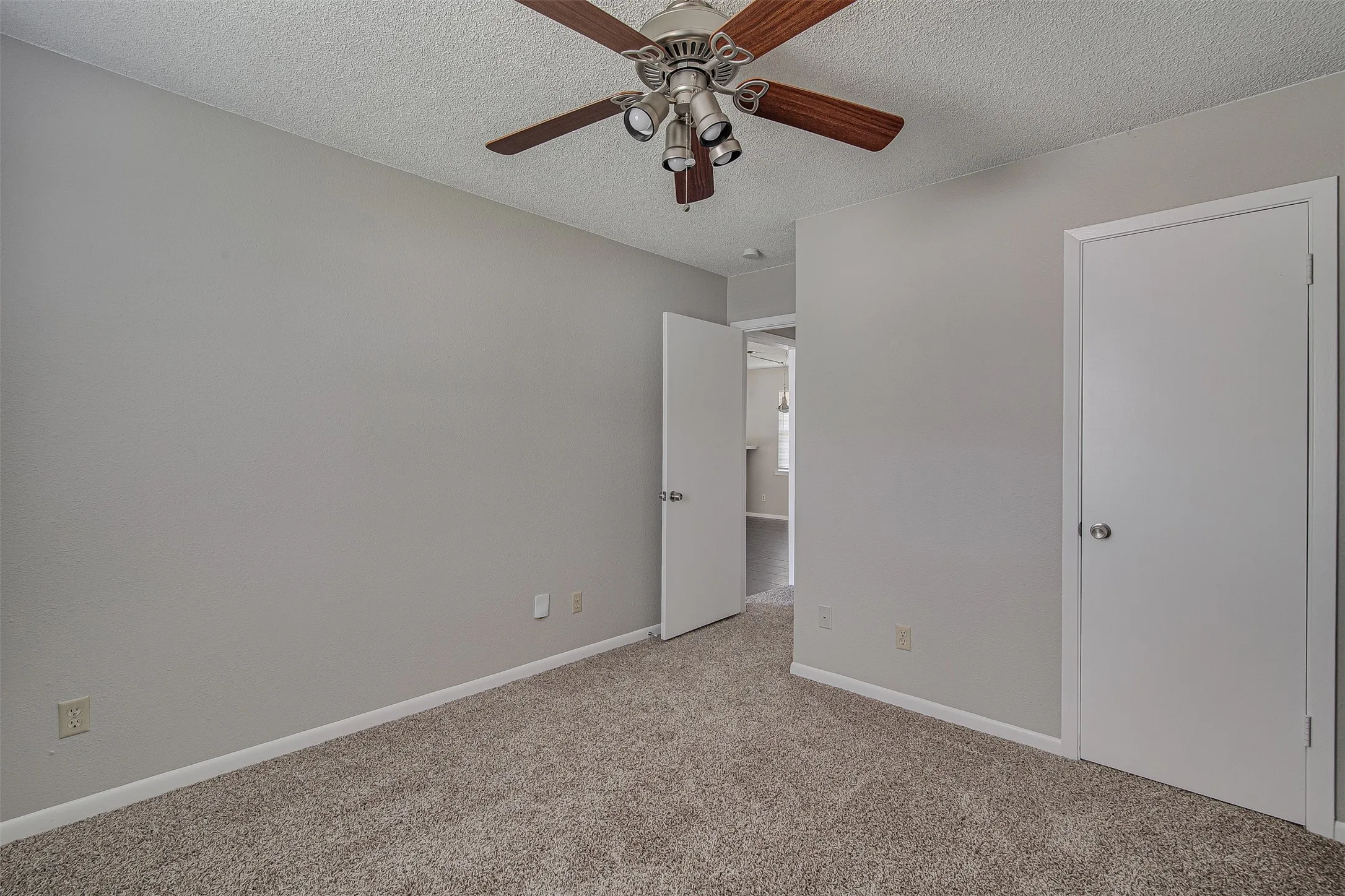 Single Family Residence For Rent in Johnson County , 107 Pine Street, Keene, Texas 76059, 3 Bedroom, 2 Bathroom, 1 Garage spaces, 1,407 Sqft, built in 1972, mls#21361817, Real Estate Agent in Keene, Homes For Rent in Johnson county, Homes For Rent in Keene, Realtor in Keene Texas, Real Estate Brokerage Independent Realty Texas, Luminita Cordes Realtor