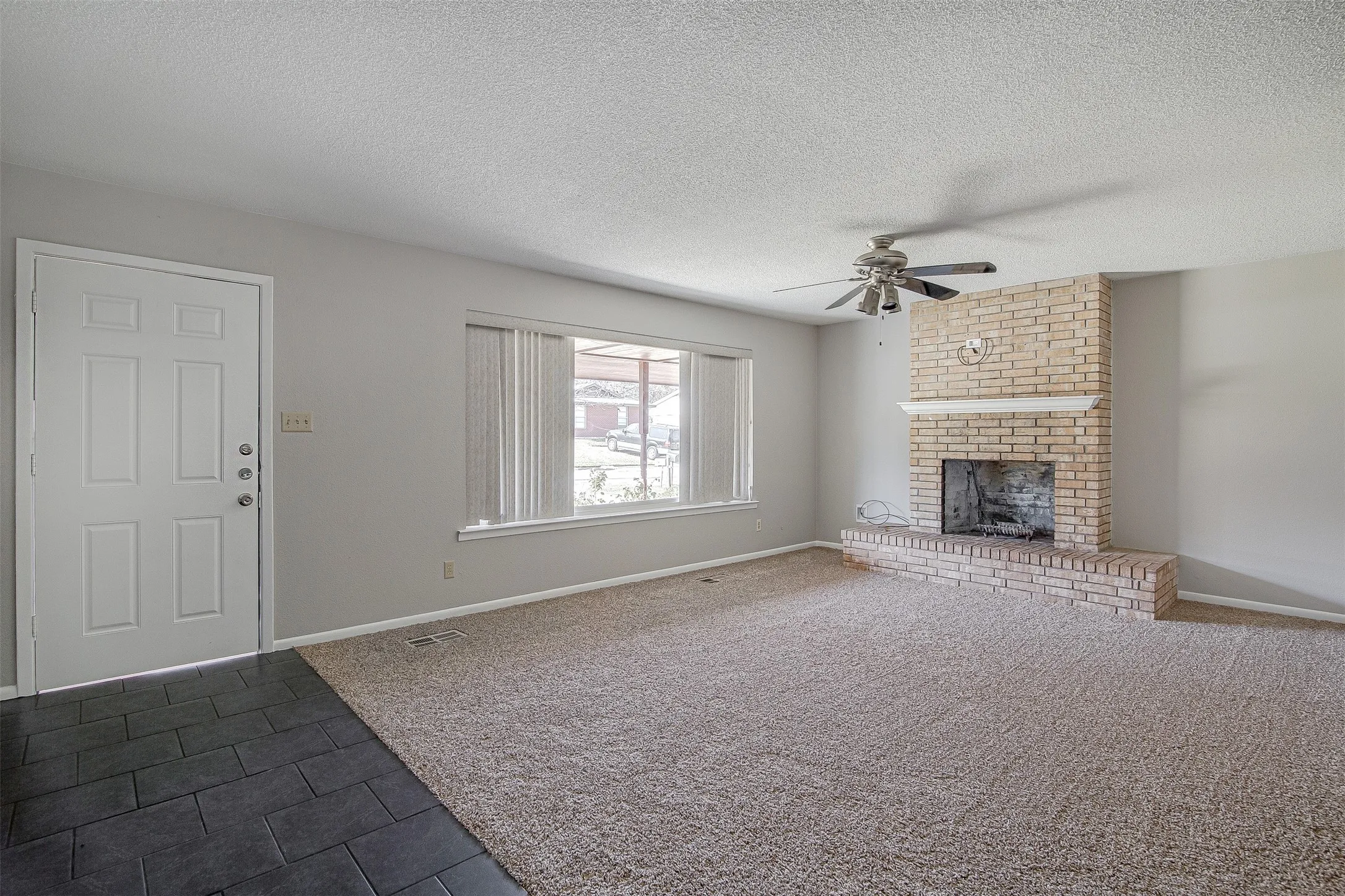 Single Family Residence For Rent in Johnson County , 107 Pine Street, Keene, Texas 76059, 3 Bedroom, 2 Bathroom, 1 Garage spaces, 1,407 Sqft, built in 1972, mls#21361817, Real Estate Agent in Keene, Homes For Rent in Johnson county, Homes For Rent in Keene, Realtor in Keene Texas, Real Estate Brokerage Independent Realty Texas, Luminita Cordes Realtor
