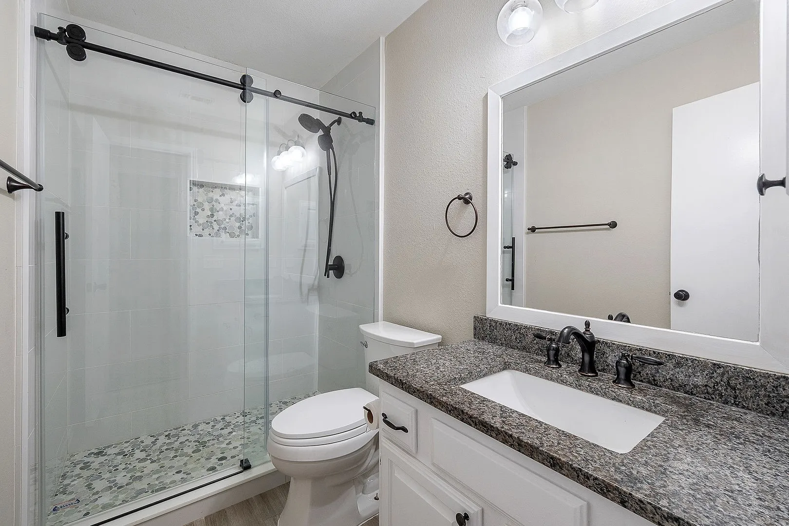 Single Family Residence For Sale in Tarrant County , 6804 Richfield Drive, North Richland Hills, Texas 76182, 3 Bedroom, 3 Bathroom, 2 Garage spaces, 1,676 Sqft, built in 1984, mls#21343396, Real Estate Agent in North Richland Hills, Homes For Sale in Tarrant county, Homes For Sale in North Richland Hills, Realtor in North Richland Hills Texas, Real Estate Brokerage Independent Realty Texas, Luminita Cordes Realtor