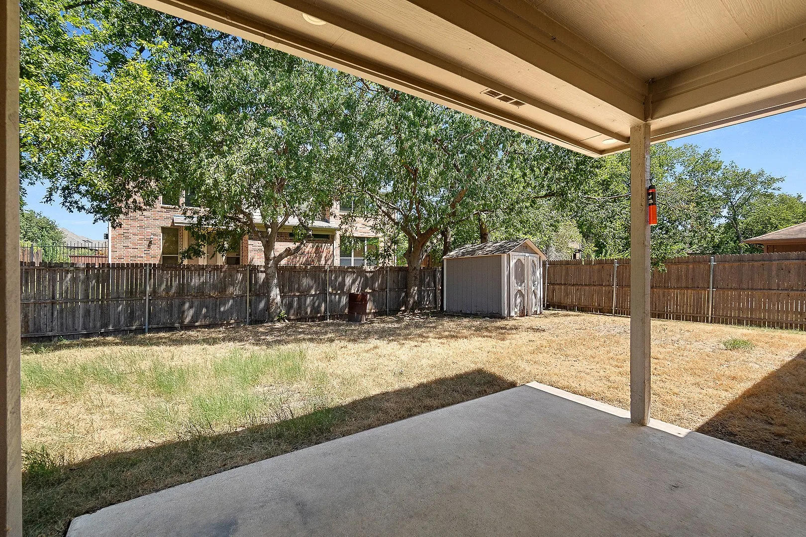 Single Family Residence For Sale in Tarrant County , 6804 Richfield Drive, North Richland Hills, Texas 76182, 3 Bedroom, 3 Bathroom, 2 Garage spaces, 1,676 Sqft, built in 1984, mls#21343396, Real Estate Agent in North Richland Hills, Homes For Sale in Tarrant county, Homes For Sale in North Richland Hills, Realtor in North Richland Hills Texas, Real Estate Brokerage Independent Realty Texas, Luminita Cordes Realtor