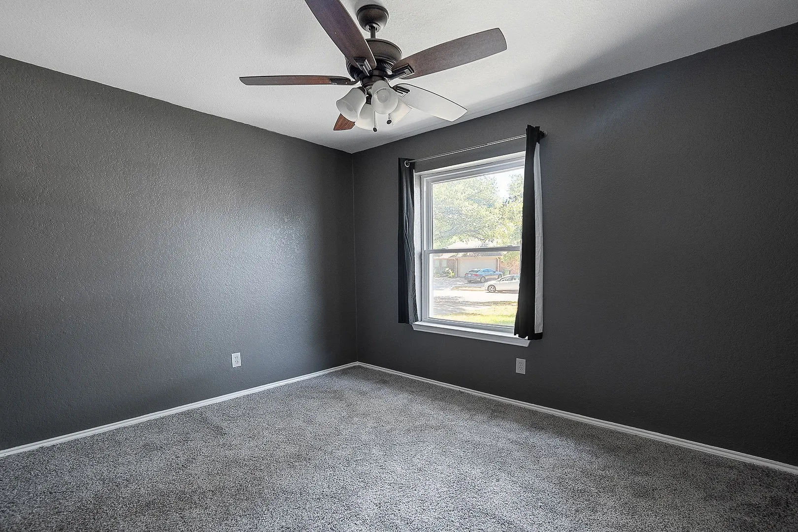 Single Family Residence For Sale in Tarrant County , 6804 Richfield Drive, North Richland Hills, Texas 76182, 3 Bedroom, 3 Bathroom, 2 Garage spaces, 1,676 Sqft, built in 1984, mls#21343396, Real Estate Agent in North Richland Hills, Homes For Sale in Tarrant county, Homes For Sale in North Richland Hills, Realtor in North Richland Hills Texas, Real Estate Brokerage Independent Realty Texas, Luminita Cordes Realtor