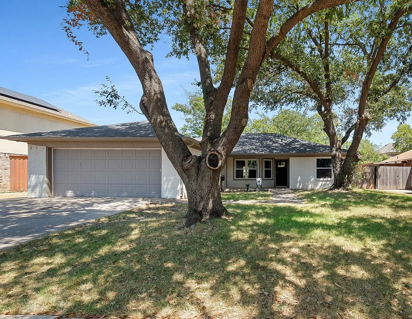 Single Family Residence For Sale in Tarrant County , 6804 Richfield Drive, North Richland Hills, Texas 76182, 3 Bedroom, 3 Bathroom, 2 Garage spaces, 1,676 Sqft, built in 1984, mls#21343396, Real Estate Agent in North Richland Hills, Homes For Sale in Tarrant county, Homes For Sale in North Richland Hills, Realtor in North Richland Hills Texas, Real Estate Brokerage Independent Realty Texas, Luminita Cordes Realtor
