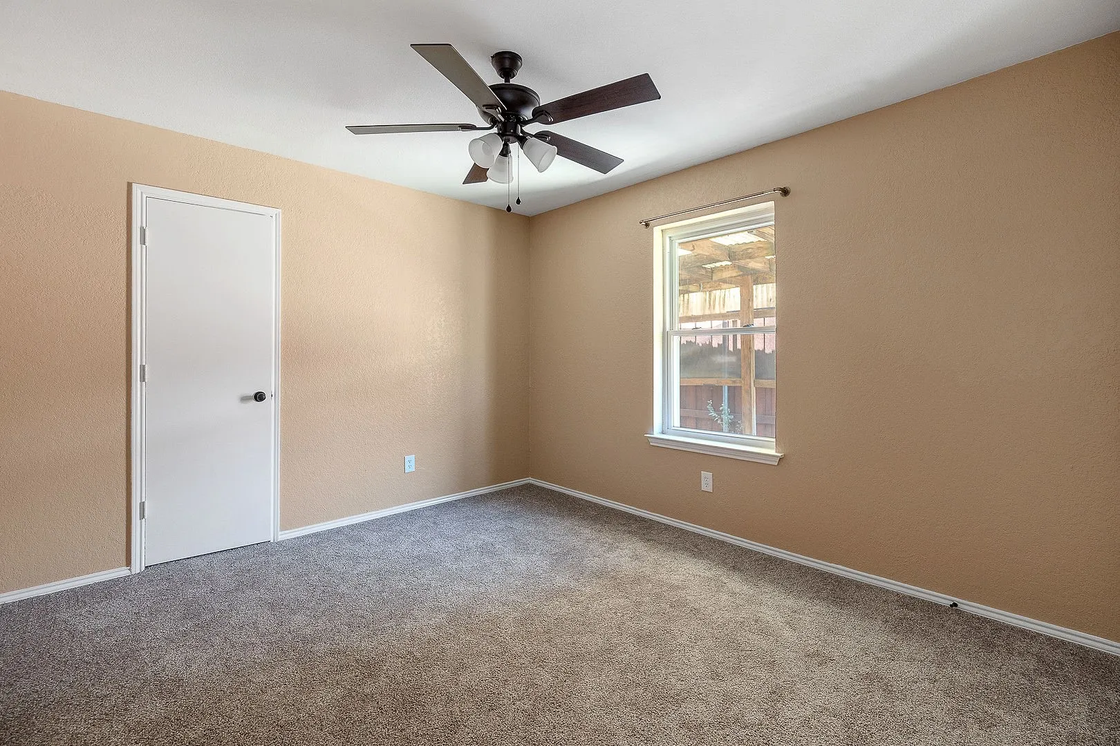 Single Family Residence For Sale in Tarrant County , 6804 Richfield Drive, North Richland Hills, Texas 76182, 3 Bedroom, 3 Bathroom, 2 Garage spaces, 1,676 Sqft, built in 1984, mls#21343396, Real Estate Agent in North Richland Hills, Homes For Sale in Tarrant county, Homes For Sale in North Richland Hills, Realtor in North Richland Hills Texas, Real Estate Brokerage Independent Realty Texas, Luminita Cordes Realtor