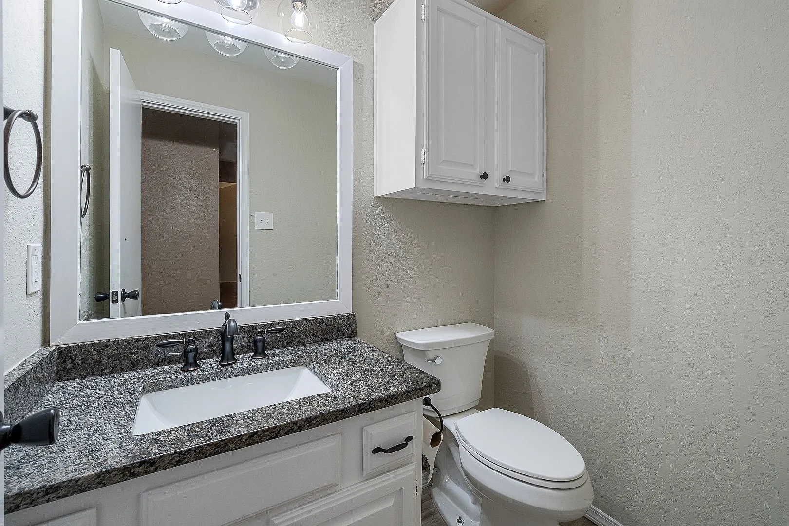 Single Family Residence For Sale in Tarrant County , 6804 Richfield Drive, North Richland Hills, Texas 76182, 3 Bedroom, 3 Bathroom, 2 Garage spaces, 1,676 Sqft, built in 1984, mls#21343396, Real Estate Agent in North Richland Hills, Homes For Sale in Tarrant county, Homes For Sale in North Richland Hills, Realtor in North Richland Hills Texas, Real Estate Brokerage Independent Realty Texas, Luminita Cordes Realtor