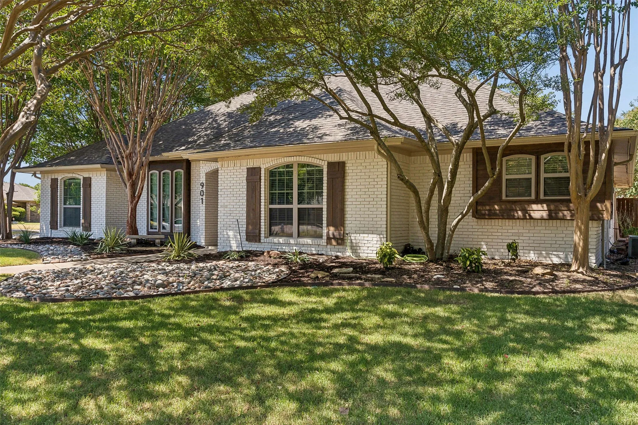 Single Family Residence For Rent in Collin County , 901 Autumn Lake Drive, Allen, Texas 75002, 3 Bedroom, 2 Bathroom, 2 Garage spaces, 2,165 Sqft, built in 1977, mls#21356719, Real Estate Agent in Allen, Homes For Rent in Collin county, Homes For Rent in Allen, Realtor in Allen Texas, Real Estate Brokerage Independent Realty Texas, Luminita Cordes Realtor