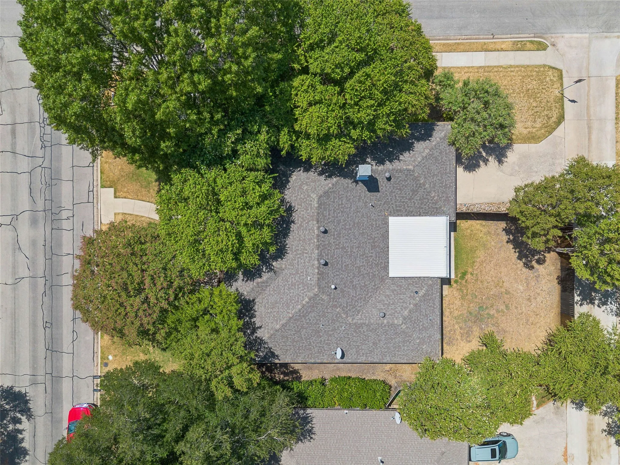 Single Family Residence For Rent in Collin County , 901 Autumn Lake Drive, Allen, Texas 75002, 3 Bedroom, 2 Bathroom, 2 Garage spaces, 2,165 Sqft, built in 1977, mls#21356719, Real Estate Agent in Allen, Homes For Rent in Collin county, Homes For Rent in Allen, Realtor in Allen Texas, Real Estate Brokerage Independent Realty Texas, Luminita Cordes Realtor