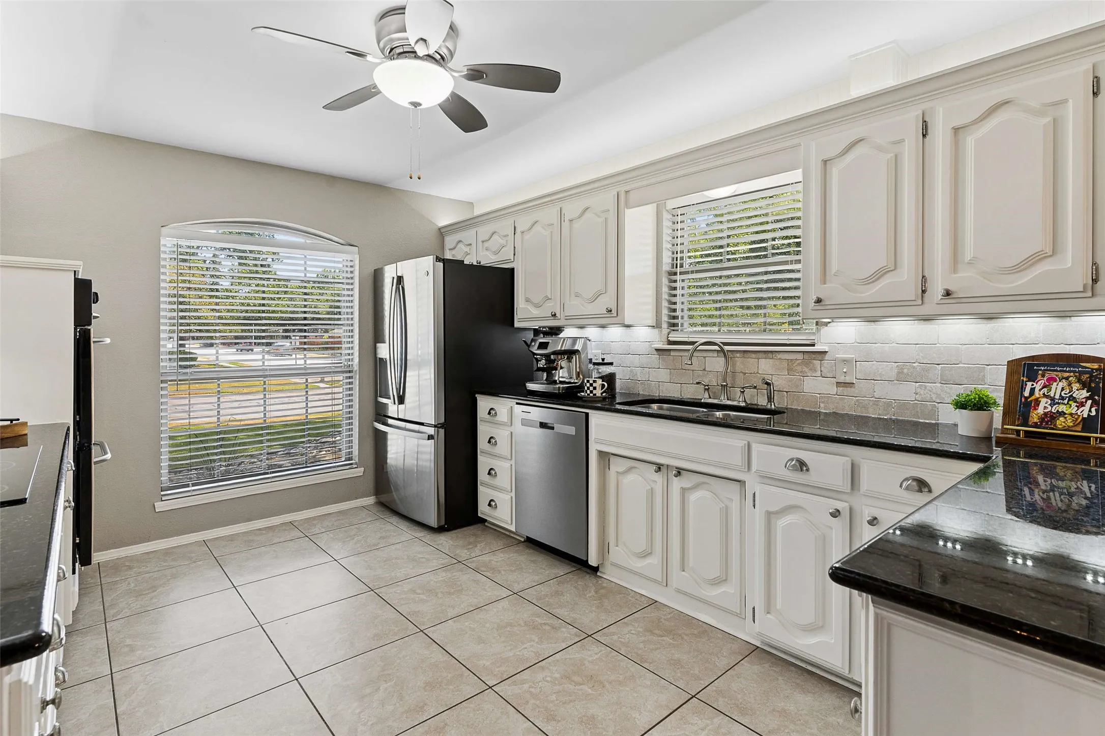 Single Family Residence For Rent in Collin County , 901 Autumn Lake Drive, Allen, Texas 75002, 3 Bedroom, 2 Bathroom, 2 Garage spaces, 2,165 Sqft, built in 1977, mls#21356719, Real Estate Agent in Allen, Homes For Rent in Collin county, Homes For Rent in Allen, Realtor in Allen Texas, Real Estate Brokerage Independent Realty Texas, Luminita Cordes Realtor