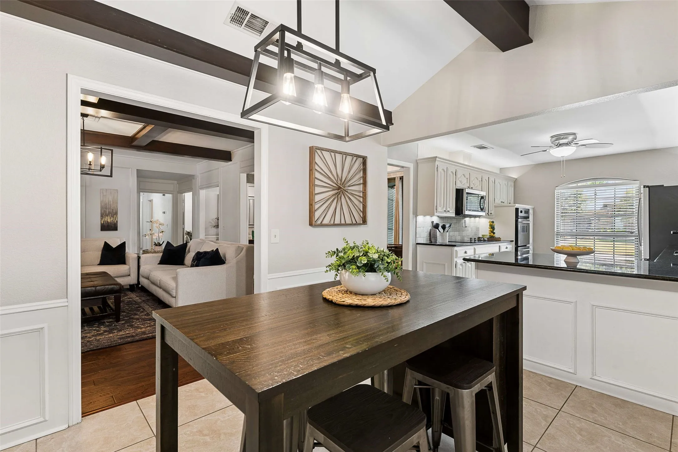 Single Family Residence For Rent in Collin County , 901 Autumn Lake Drive, Allen, Texas 75002, 3 Bedroom, 2 Bathroom, 2 Garage spaces, 2,165 Sqft, built in 1977, mls#21356719, Real Estate Agent in Allen, Homes For Rent in Collin county, Homes For Rent in Allen, Realtor in Allen Texas, Real Estate Brokerage Independent Realty Texas, Luminita Cordes Realtor