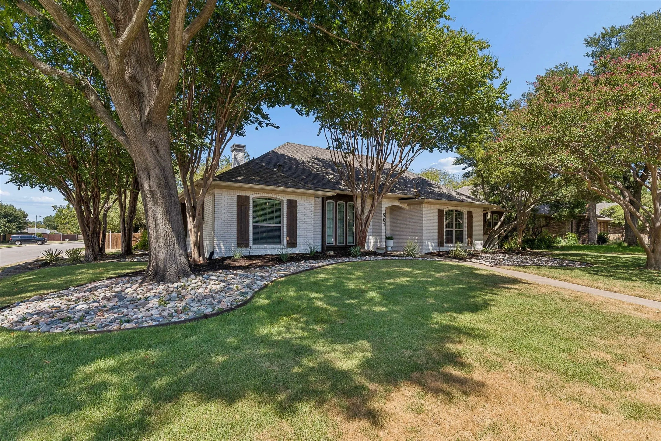 Single Family Residence For Rent in Collin County , 901 Autumn Lake Drive, Allen, Texas 75002, 3 Bedroom, 2 Bathroom, 2 Garage spaces, 2,165 Sqft, built in 1977, mls#21356719, Real Estate Agent in Allen, Homes For Rent in Collin county, Homes For Rent in Allen, Realtor in Allen Texas, Real Estate Brokerage Independent Realty Texas, Luminita Cordes Realtor