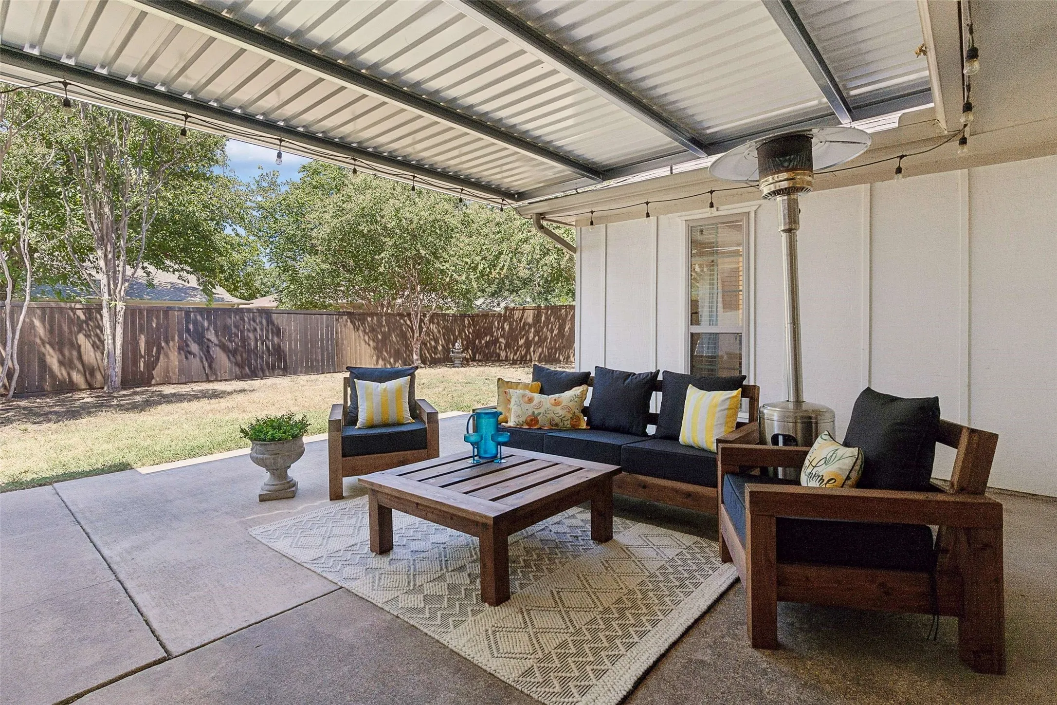 Single Family Residence For Rent in Collin County , 901 Autumn Lake Drive, Allen, Texas 75002, 3 Bedroom, 2 Bathroom, 2 Garage spaces, 2,165 Sqft, built in 1977, mls#21356719, Real Estate Agent in Allen, Homes For Rent in Collin county, Homes For Rent in Allen, Realtor in Allen Texas, Real Estate Brokerage Independent Realty Texas, Luminita Cordes Realtor