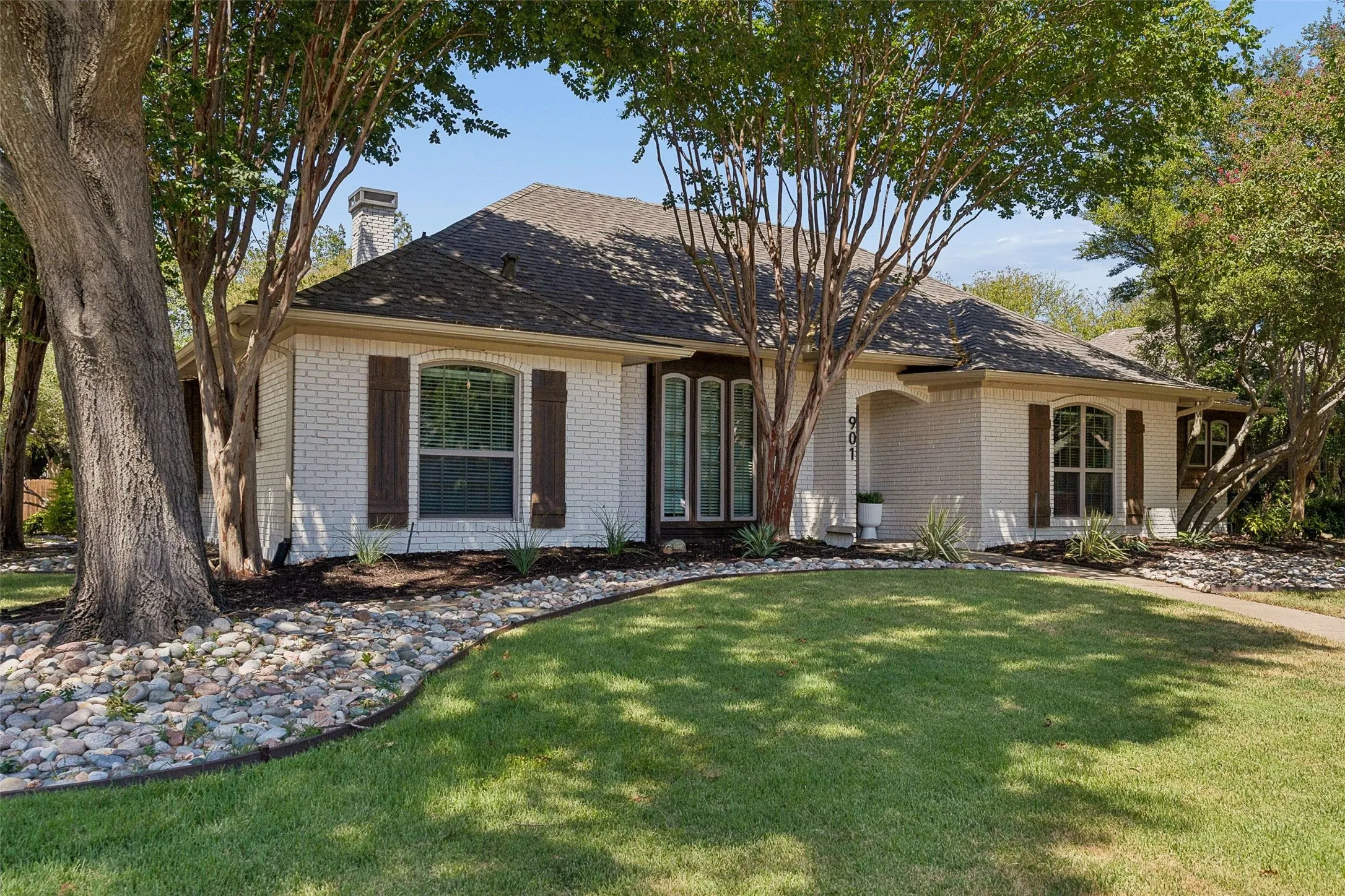 Single Family Residence For Rent in Collin County , 901 Autumn Lake Drive, Allen, Texas 75002, 3 Bedroom, 2 Bathroom, 2 Garage spaces, 2,165 Sqft, built in 1977, mls#21356719, Real Estate Agent in Allen, Homes For Rent in Collin county, Homes For Rent in Allen, Realtor in Allen Texas, Real Estate Brokerage Independent Realty Texas, Luminita Cordes Realtor