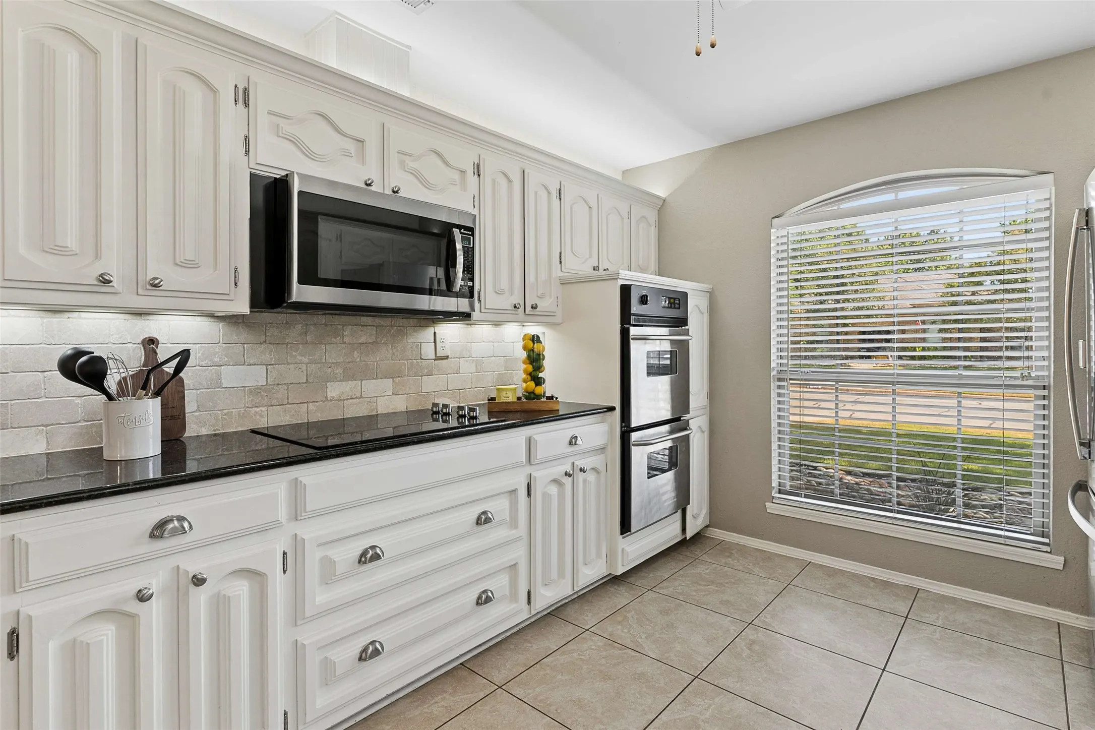 Single Family Residence For Rent in Collin County , 901 Autumn Lake Drive, Allen, Texas 75002, 3 Bedroom, 2 Bathroom, 2 Garage spaces, 2,165 Sqft, built in 1977, mls#21356719, Real Estate Agent in Allen, Homes For Rent in Collin county, Homes For Rent in Allen, Realtor in Allen Texas, Real Estate Brokerage Independent Realty Texas, Luminita Cordes Realtor