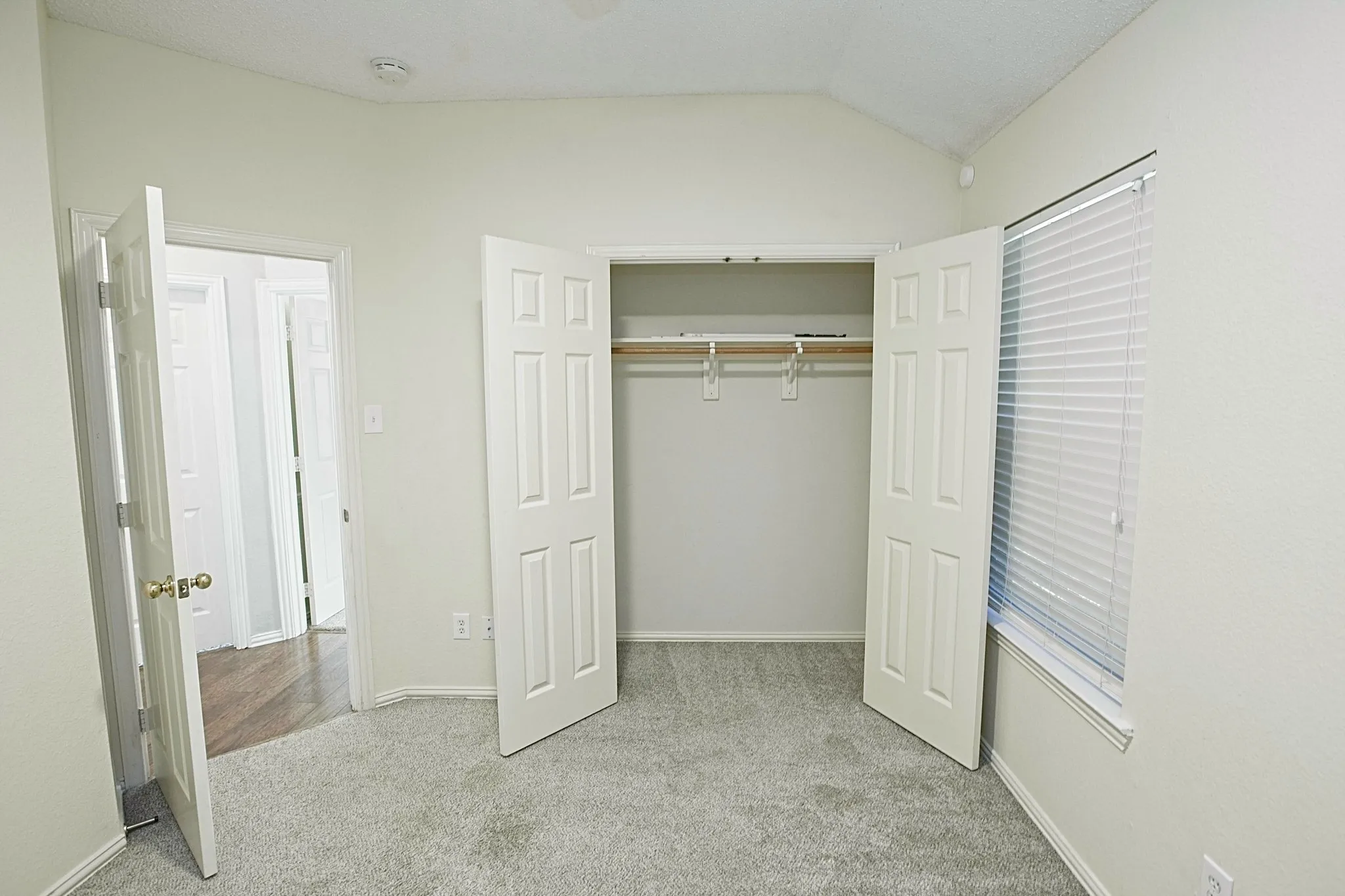 Single Family Residence For Rent in Collin County , 4502 Highlands Drive, Mc Kinney, Texas 75070, 3 Bedroom, 2 Bathroom, 2 Garage spaces, 1,669 Sqft, built in 1996, mls#21361825, Real Estate Agent in Mc Kinney, Homes For Rent in Collin county, Homes For Rent in Mc Kinney, Realtor in Mc Kinney Texas, Real Estate Brokerage Independent Realty Texas, Luminita Cordes Realtor