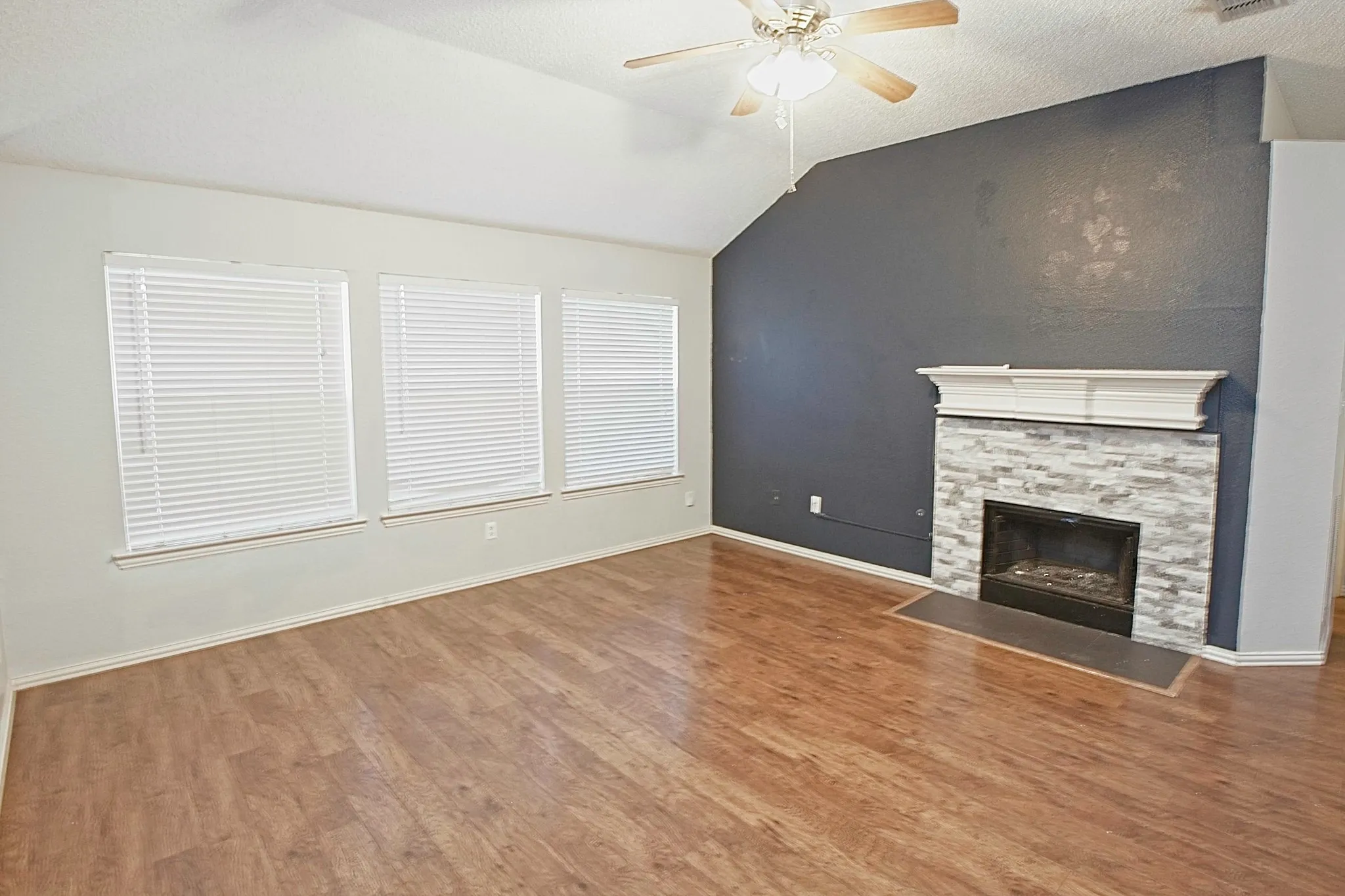 Single Family Residence For Rent in Collin County , 4502 Highlands Drive, Mc Kinney, Texas 75070, 3 Bedroom, 2 Bathroom, 2 Garage spaces, 1,669 Sqft, built in 1996, mls#21361825, Real Estate Agent in Mc Kinney, Homes For Rent in Collin county, Homes For Rent in Mc Kinney, Realtor in Mc Kinney Texas, Real Estate Brokerage Independent Realty Texas, Luminita Cordes Realtor