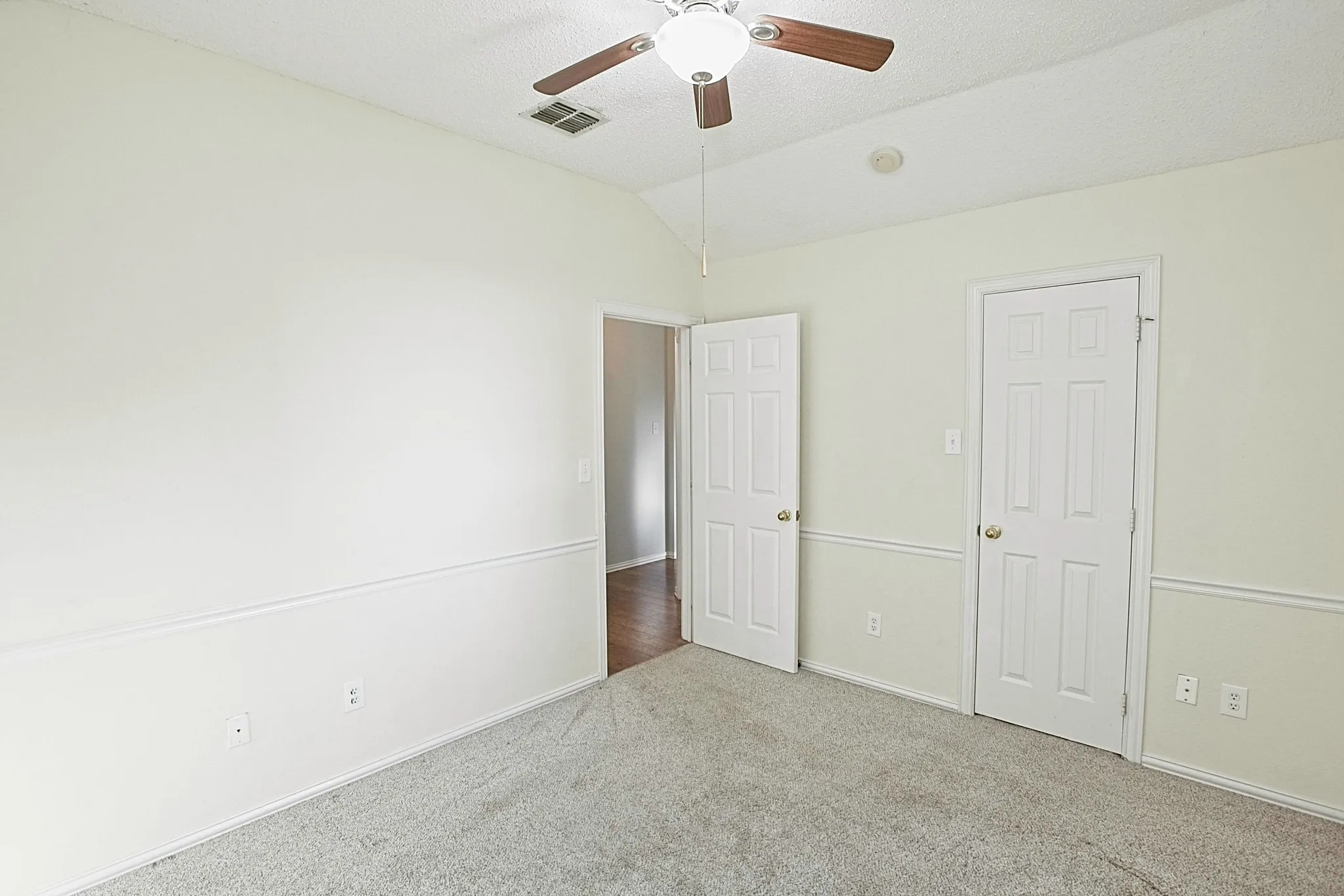 Single Family Residence For Rent in Collin County , 4502 Highlands Drive, Mc Kinney, Texas 75070, 3 Bedroom, 2 Bathroom, 2 Garage spaces, 1,669 Sqft, built in 1996, mls#21361825, Real Estate Agent in Mc Kinney, Homes For Rent in Collin county, Homes For Rent in Mc Kinney, Realtor in Mc Kinney Texas, Real Estate Brokerage Independent Realty Texas, Luminita Cordes Realtor