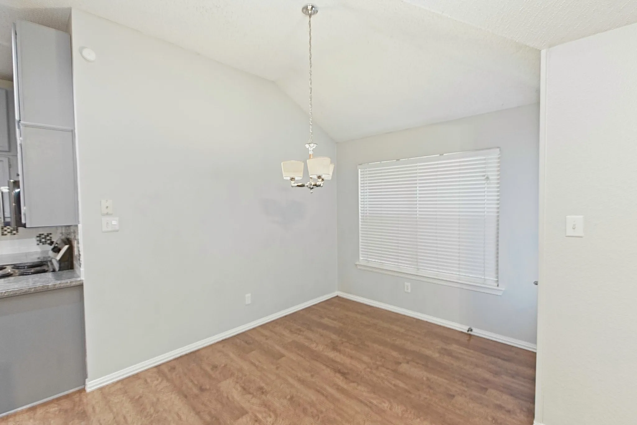 Single Family Residence For Rent in Collin County , 4502 Highlands Drive, Mc Kinney, Texas 75070, 3 Bedroom, 2 Bathroom, 2 Garage spaces, 1,669 Sqft, built in 1996, mls#21361825, Real Estate Agent in Mc Kinney, Homes For Rent in Collin county, Homes For Rent in Mc Kinney, Realtor in Mc Kinney Texas, Real Estate Brokerage Independent Realty Texas, Luminita Cordes Realtor
