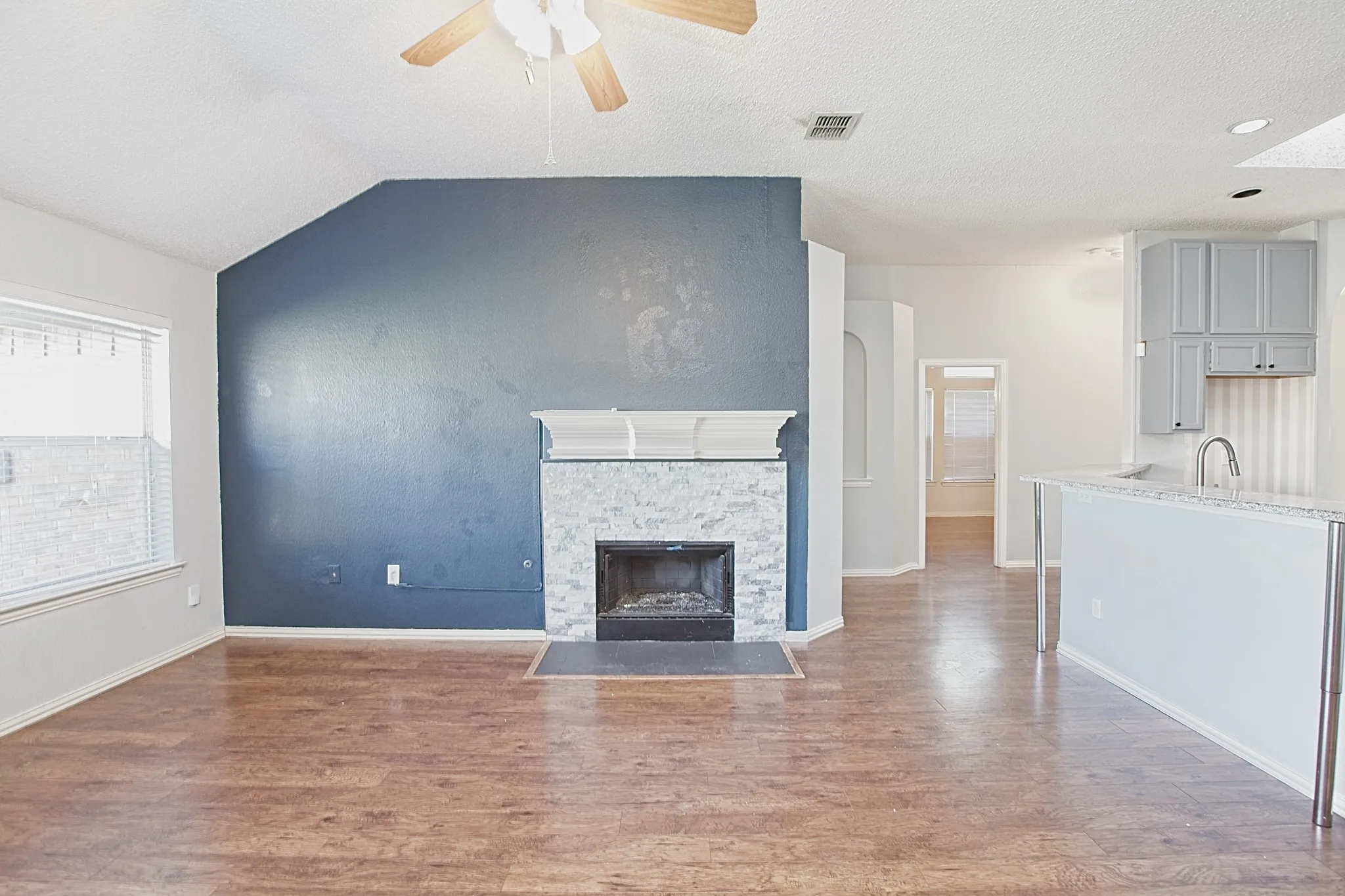 Single Family Residence For Rent in Collin County , 4502 Highlands Drive, Mc Kinney, Texas 75070, 3 Bedroom, 2 Bathroom, 2 Garage spaces, 1,669 Sqft, built in 1996, mls#21361825, Real Estate Agent in Mc Kinney, Homes For Rent in Collin county, Homes For Rent in Mc Kinney, Realtor in Mc Kinney Texas, Real Estate Brokerage Independent Realty Texas, Luminita Cordes Realtor