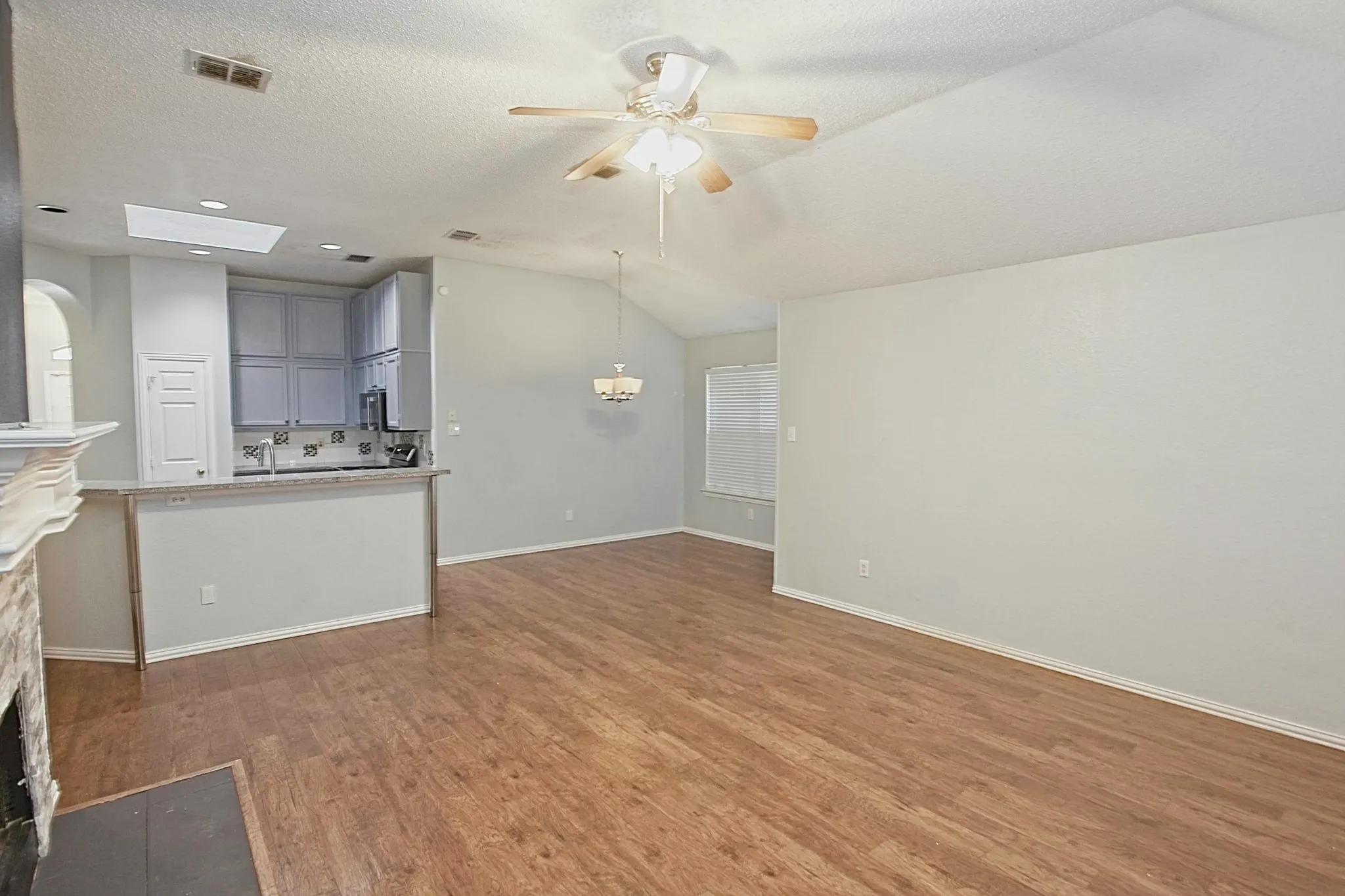 Single Family Residence For Rent in Collin County , 4502 Highlands Drive, Mc Kinney, Texas 75070, 3 Bedroom, 2 Bathroom, 2 Garage spaces, 1,669 Sqft, built in 1996, mls#21361825, Real Estate Agent in Mc Kinney, Homes For Rent in Collin county, Homes For Rent in Mc Kinney, Realtor in Mc Kinney Texas, Real Estate Brokerage Independent Realty Texas, Luminita Cordes Realtor