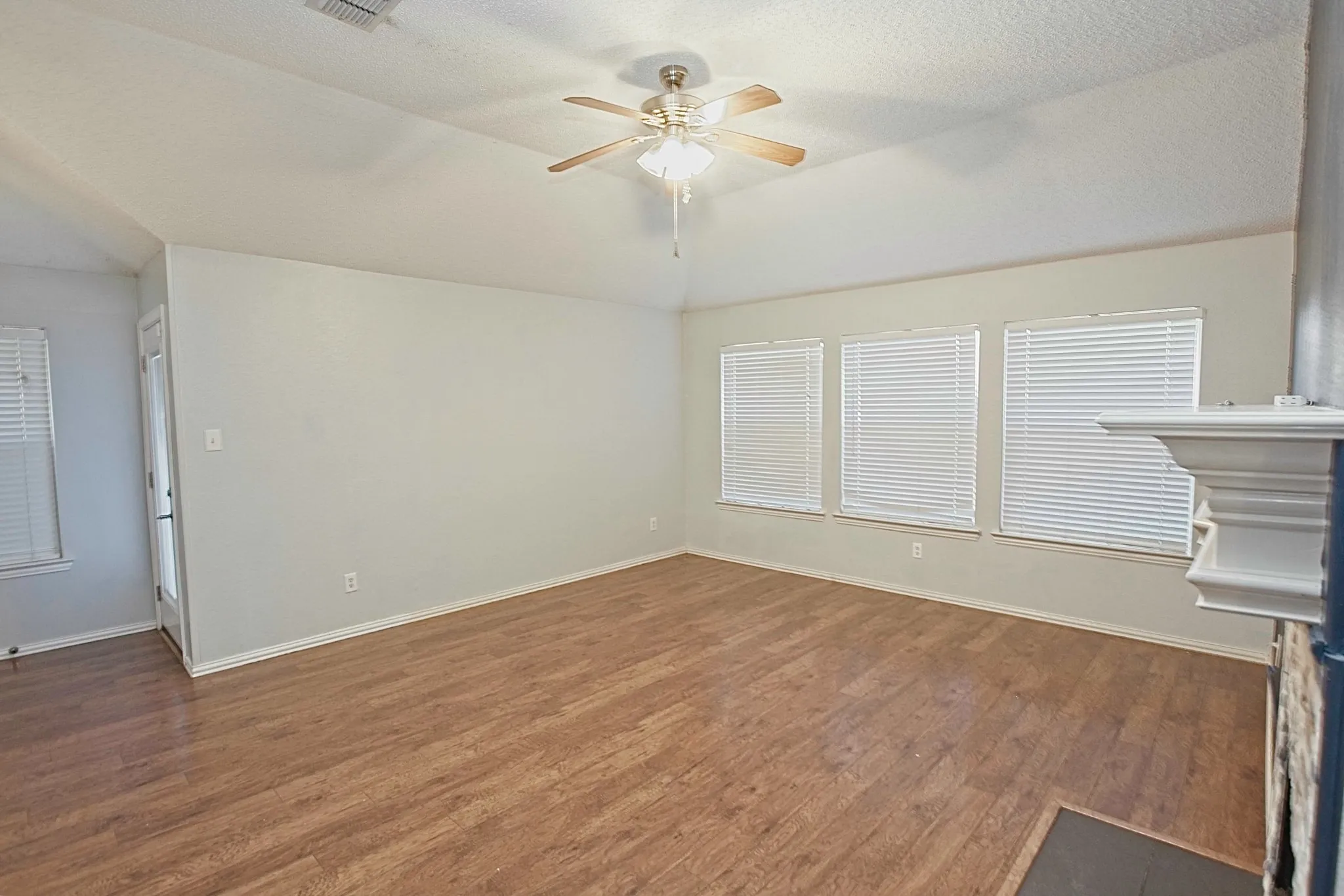 Single Family Residence For Rent in Collin County , 4502 Highlands Drive, Mc Kinney, Texas 75070, 3 Bedroom, 2 Bathroom, 2 Garage spaces, 1,669 Sqft, built in 1996, mls#21361825, Real Estate Agent in Mc Kinney, Homes For Rent in Collin county, Homes For Rent in Mc Kinney, Realtor in Mc Kinney Texas, Real Estate Brokerage Independent Realty Texas, Luminita Cordes Realtor