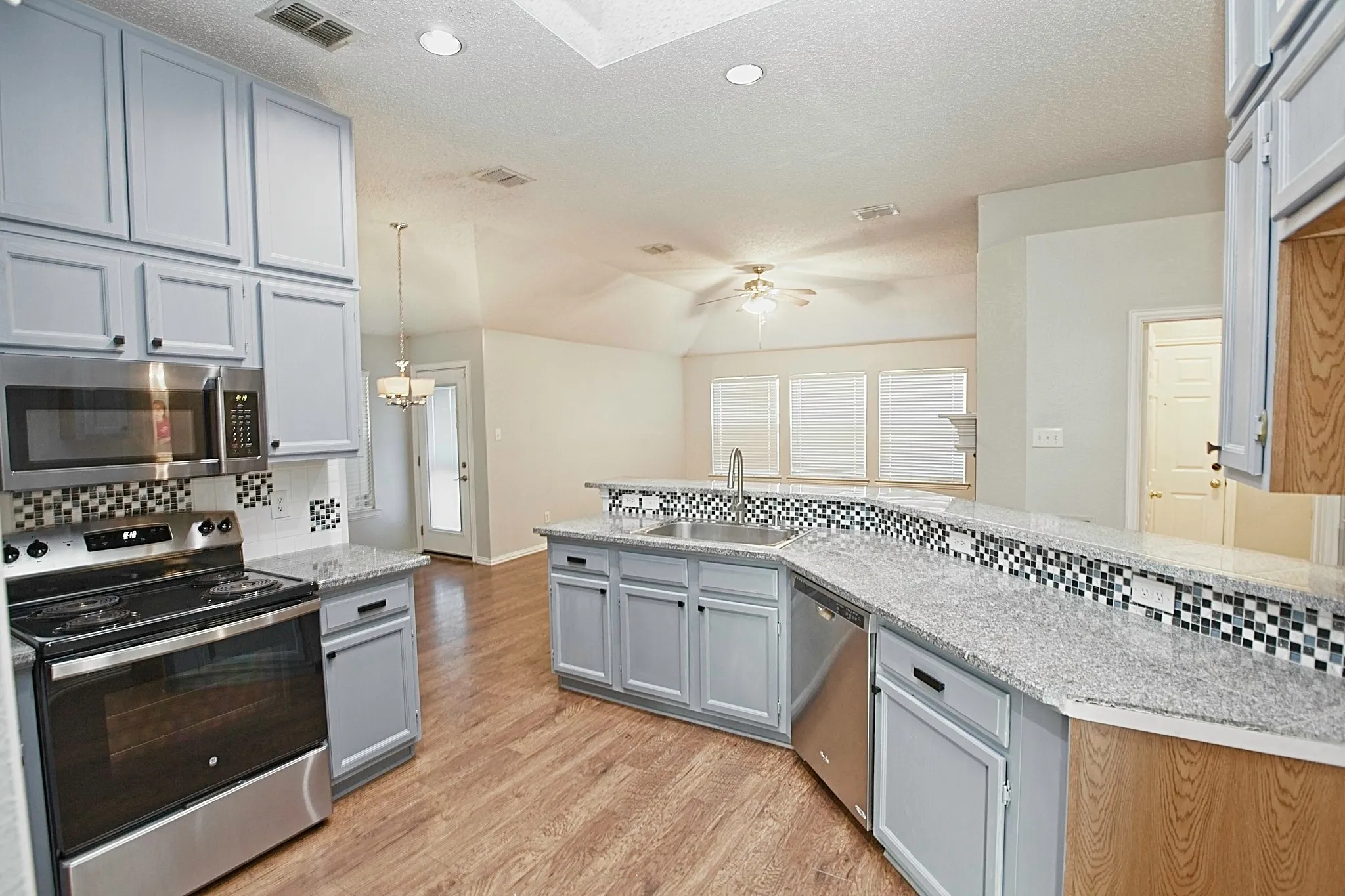 Single Family Residence For Rent in Collin County , 4502 Highlands Drive, Mc Kinney, Texas 75070, 3 Bedroom, 2 Bathroom, 2 Garage spaces, 1,669 Sqft, built in 1996, mls#21361825, Real Estate Agent in Mc Kinney, Homes For Rent in Collin county, Homes For Rent in Mc Kinney, Realtor in Mc Kinney Texas, Real Estate Brokerage Independent Realty Texas, Luminita Cordes Realtor