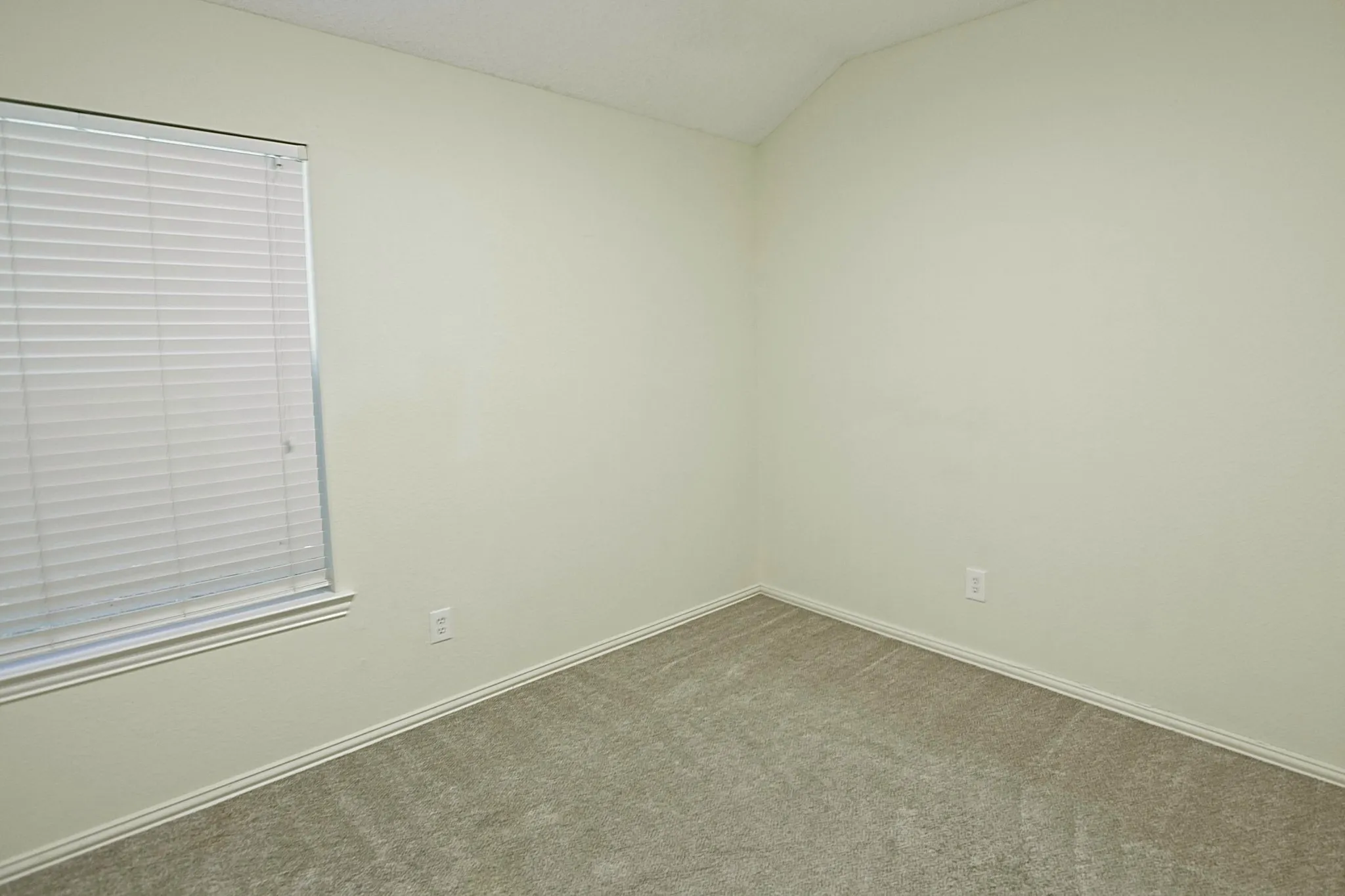 Single Family Residence For Rent in Collin County , 4502 Highlands Drive, Mc Kinney, Texas 75070, 3 Bedroom, 2 Bathroom, 2 Garage spaces, 1,669 Sqft, built in 1996, mls#21361825, Real Estate Agent in Mc Kinney, Homes For Rent in Collin county, Homes For Rent in Mc Kinney, Realtor in Mc Kinney Texas, Real Estate Brokerage Independent Realty Texas, Luminita Cordes Realtor