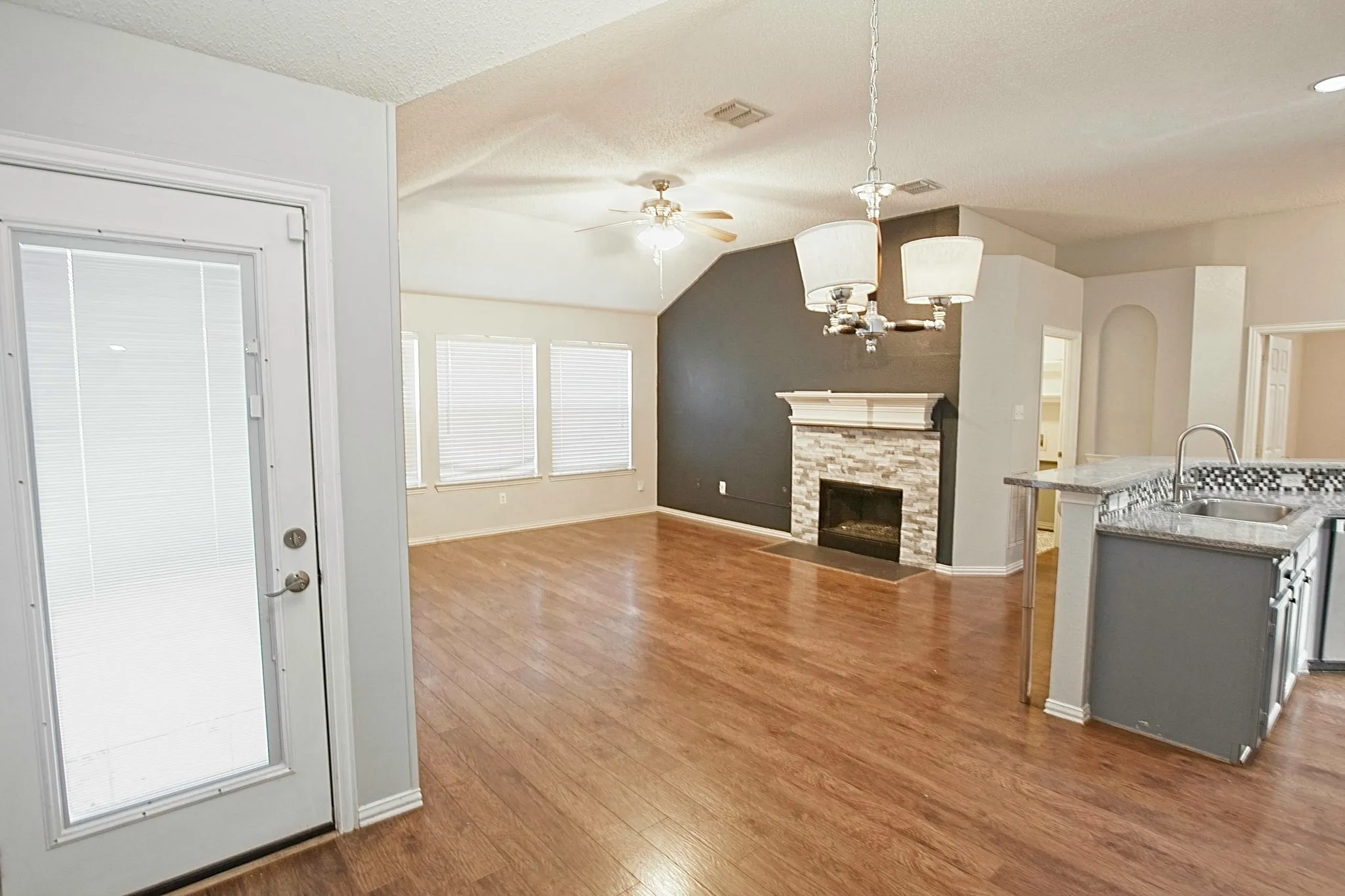Single Family Residence For Rent in Collin County , 4502 Highlands Drive, Mc Kinney, Texas 75070, 3 Bedroom, 2 Bathroom, 2 Garage spaces, 1,669 Sqft, built in 1996, mls#21361825, Real Estate Agent in Mc Kinney, Homes For Rent in Collin county, Homes For Rent in Mc Kinney, Realtor in Mc Kinney Texas, Real Estate Brokerage Independent Realty Texas, Luminita Cordes Realtor