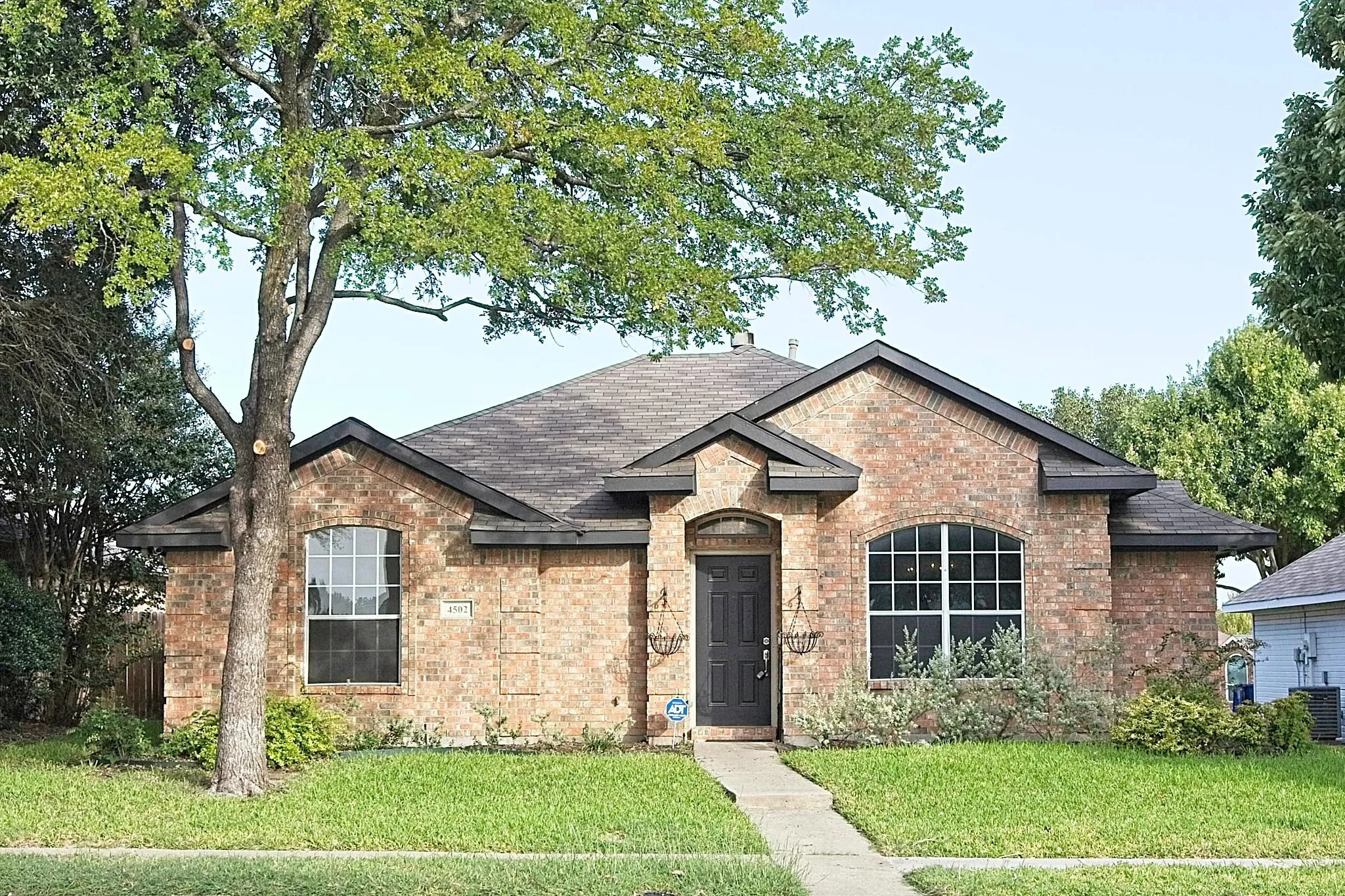 Single Family Residence For Rent in Collin County , 4502 Highlands Drive, Mc Kinney, Texas 75070, 3 Bedroom, 2 Bathroom, 2 Garage spaces, 1,669 Sqft, built in 1996, mls#21361825, Real Estate Agent in Mc Kinney, Homes For Rent in Collin county, Homes For Rent in Mc Kinney, Realtor in Mc Kinney Texas, Real Estate Brokerage Independent Realty Texas, Luminita Cordes Realtor