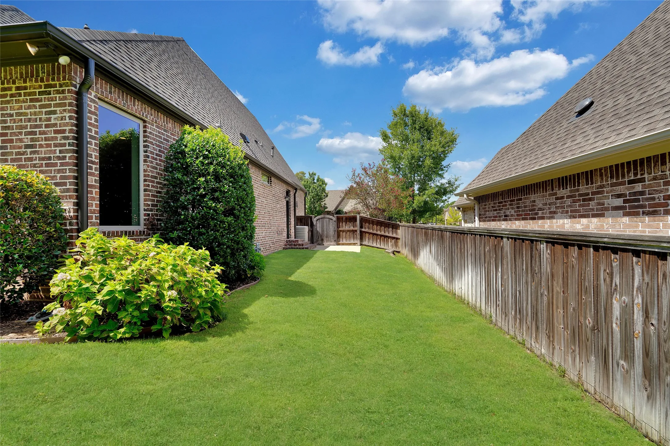 Single Family Residence For Sale in Smith County , 7410 Princedale, Tyler, Texas 75703, 4 Bedroom, 4 Bathroom, 2 Garage spaces, 3,389 Sqft, built in 2016, mls#21361827, Real Estate Agent in Tyler, Homes For Sale in Smith county, Homes For Sale in Tyler, Realtor in Tyler Texas, Real Estate Brokerage Independent Realty Texas, Luminita Cordes Realtor
