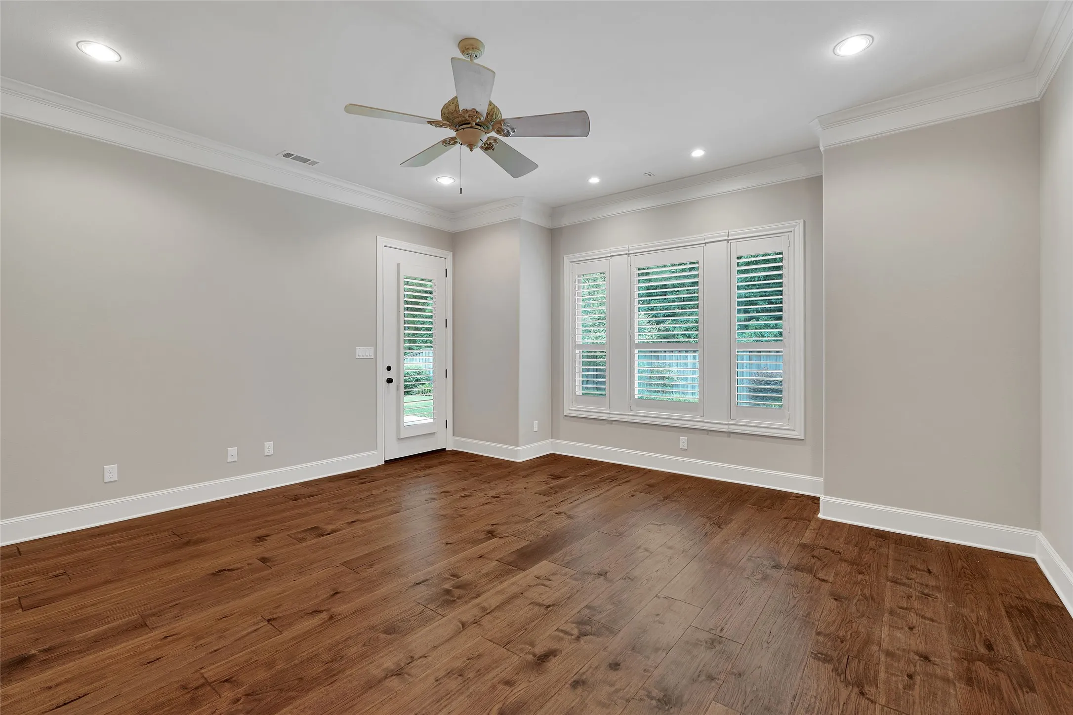Single Family Residence For Sale in Smith County , 7410 Princedale, Tyler, Texas 75703, 4 Bedroom, 4 Bathroom, 2 Garage spaces, 3,389 Sqft, built in 2016, mls#21361827, Real Estate Agent in Tyler, Homes For Sale in Smith county, Homes For Sale in Tyler, Realtor in Tyler Texas, Real Estate Brokerage Independent Realty Texas, Luminita Cordes Realtor
