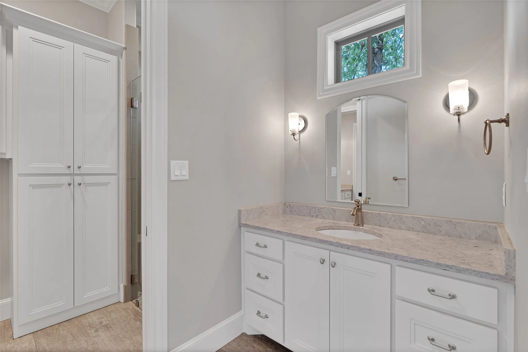 Single Family Residence For Sale in Smith County , 7410 Princedale, Tyler, Texas 75703, 4 Bedroom, 4 Bathroom, 2 Garage spaces, 3,389 Sqft, built in 2016, mls#21361827, Real Estate Agent in Tyler, Homes For Sale in Smith county, Homes For Sale in Tyler, Realtor in Tyler Texas, Real Estate Brokerage Independent Realty Texas, Luminita Cordes Realtor