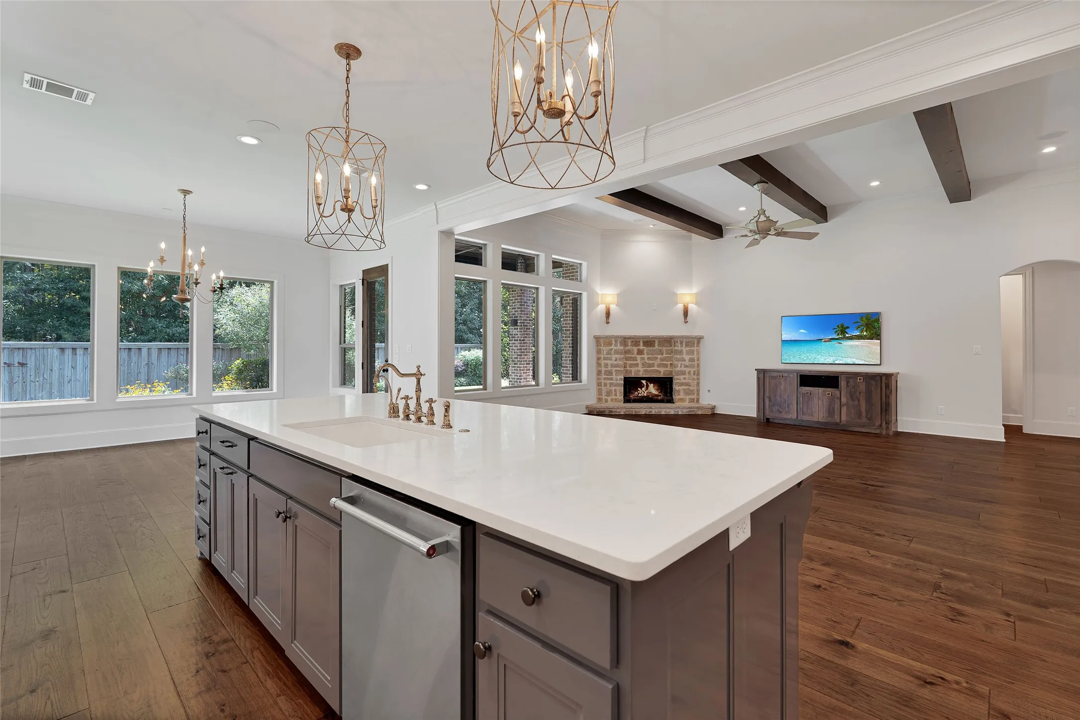 Single Family Residence For Sale in Smith County , 7410 Princedale, Tyler, Texas 75703, 4 Bedroom, 4 Bathroom, 2 Garage spaces, 3,389 Sqft, built in 2016, mls#21361827, Real Estate Agent in Tyler, Homes For Sale in Smith county, Homes For Sale in Tyler, Realtor in Tyler Texas, Real Estate Brokerage Independent Realty Texas, Luminita Cordes Realtor