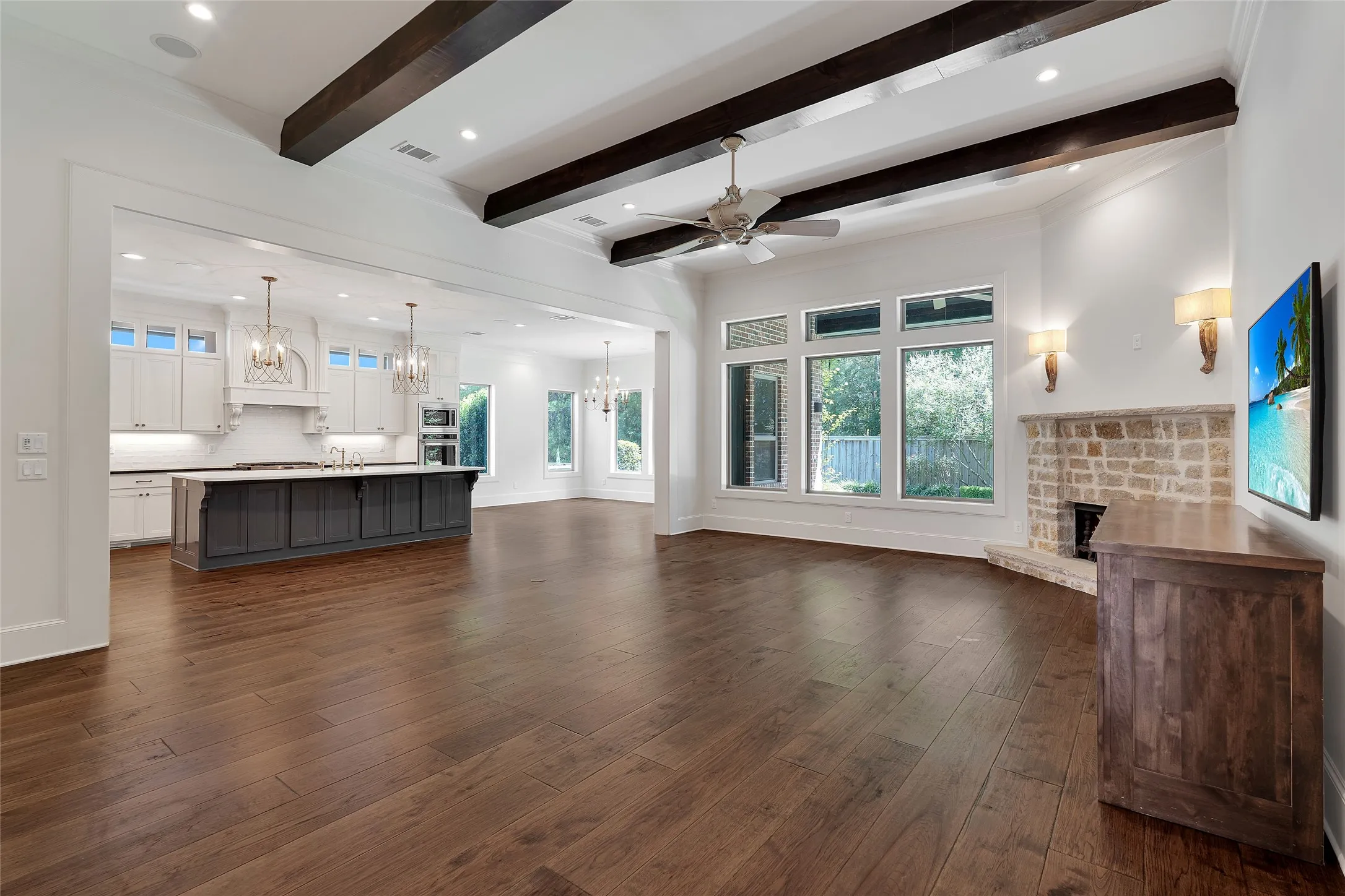 Single Family Residence For Sale in Smith County , 7410 Princedale, Tyler, Texas 75703, 4 Bedroom, 4 Bathroom, 2 Garage spaces, 3,389 Sqft, built in 2016, mls#21361827, Real Estate Agent in Tyler, Homes For Sale in Smith county, Homes For Sale in Tyler, Realtor in Tyler Texas, Real Estate Brokerage Independent Realty Texas, Luminita Cordes Realtor