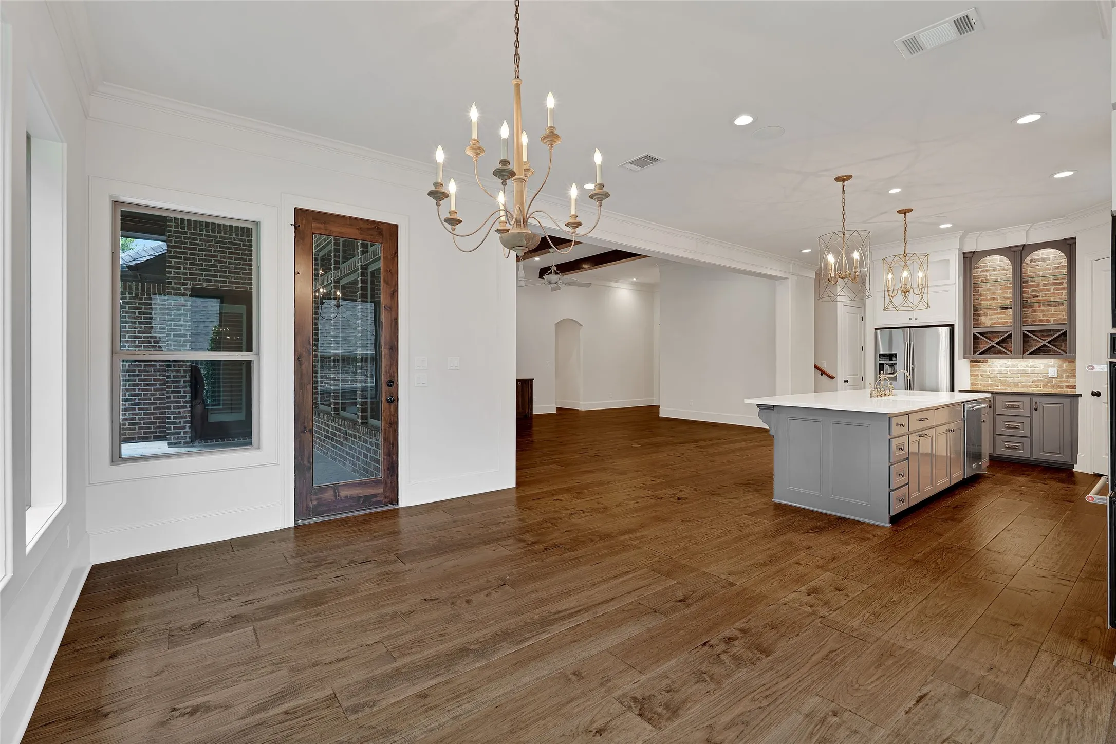 Single Family Residence For Sale in Smith County , 7410 Princedale, Tyler, Texas 75703, 4 Bedroom, 4 Bathroom, 2 Garage spaces, 3,389 Sqft, built in 2016, mls#21361827, Real Estate Agent in Tyler, Homes For Sale in Smith county, Homes For Sale in Tyler, Realtor in Tyler Texas, Real Estate Brokerage Independent Realty Texas, Luminita Cordes Realtor