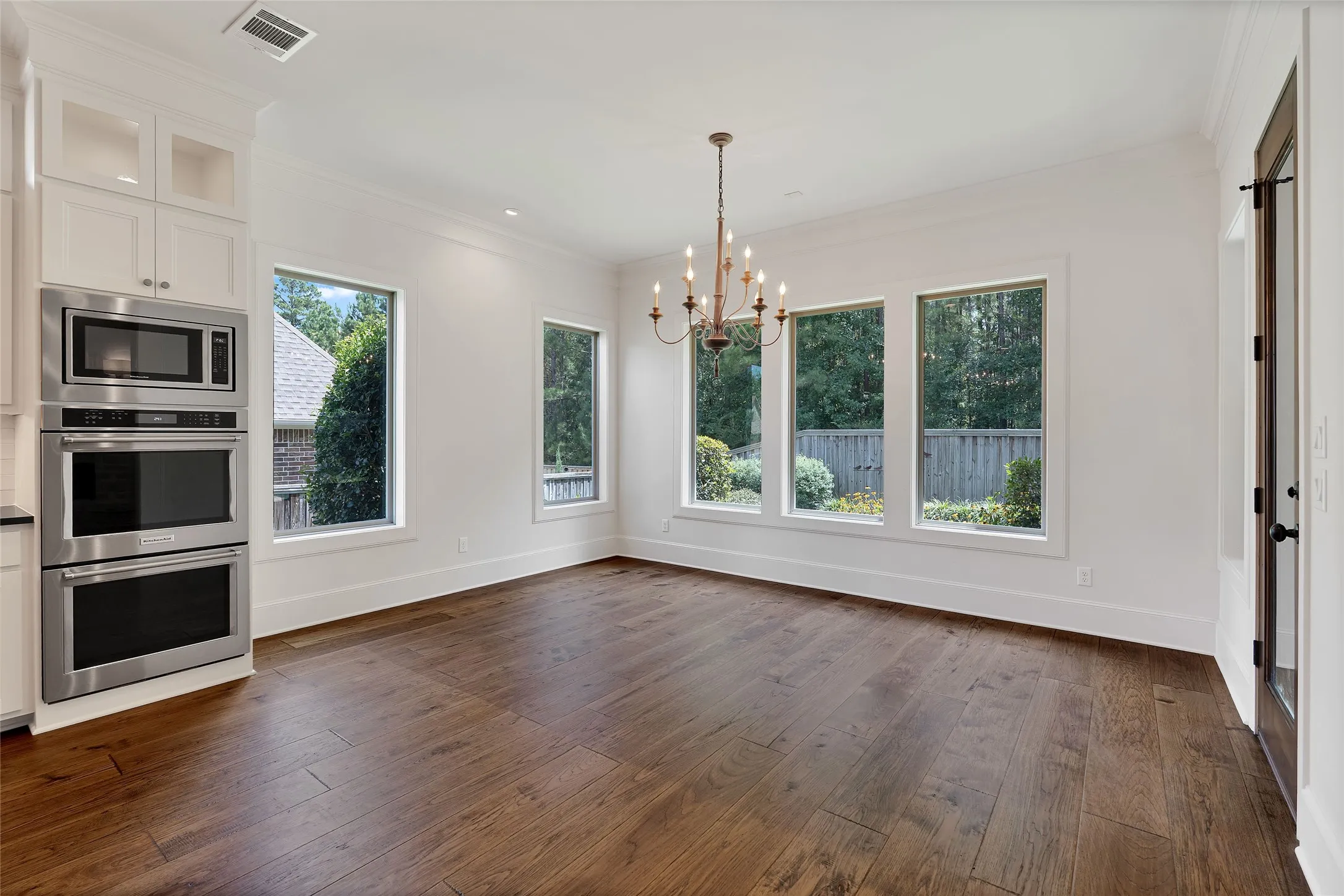 Single Family Residence For Sale in Smith County , 7410 Princedale, Tyler, Texas 75703, 4 Bedroom, 4 Bathroom, 2 Garage spaces, 3,389 Sqft, built in 2016, mls#21361827, Real Estate Agent in Tyler, Homes For Sale in Smith county, Homes For Sale in Tyler, Realtor in Tyler Texas, Real Estate Brokerage Independent Realty Texas, Luminita Cordes Realtor