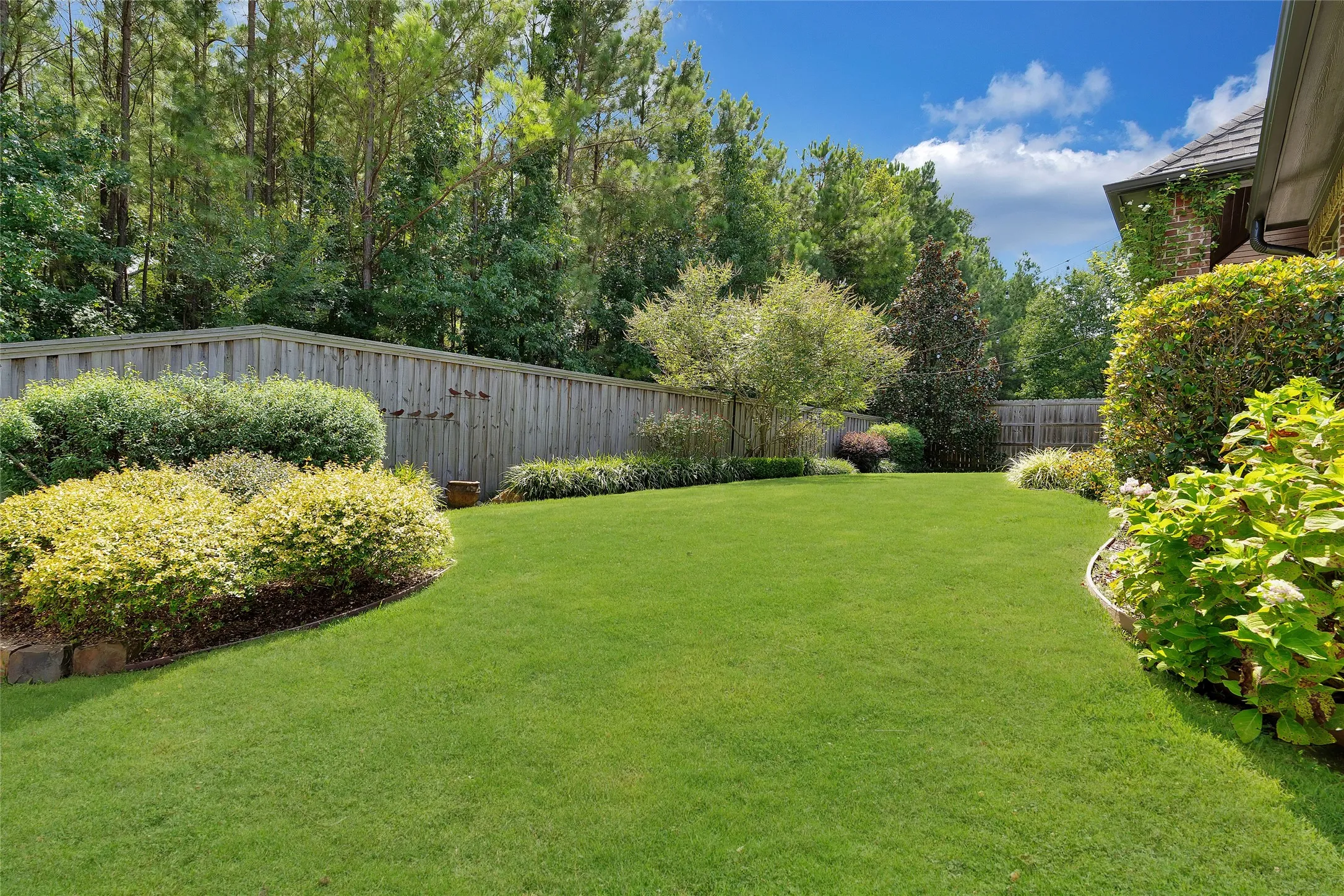 Single Family Residence For Sale in Smith County , 7410 Princedale, Tyler, Texas 75703, 4 Bedroom, 4 Bathroom, 2 Garage spaces, 3,389 Sqft, built in 2016, mls#21361827, Real Estate Agent in Tyler, Homes For Sale in Smith county, Homes For Sale in Tyler, Realtor in Tyler Texas, Real Estate Brokerage Independent Realty Texas, Luminita Cordes Realtor