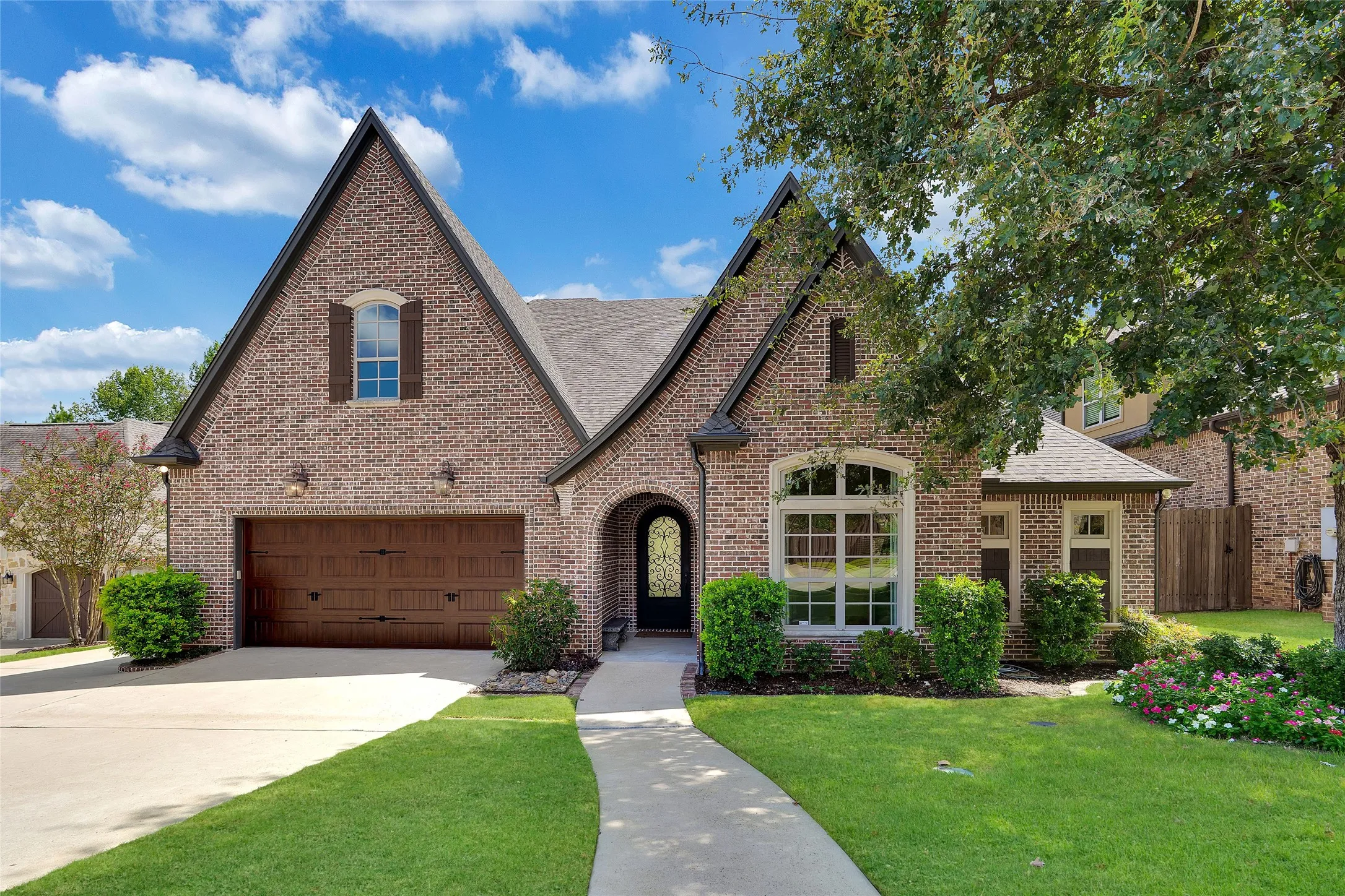 Single Family Residence For Sale in Smith County , 7410 Princedale, Tyler, Texas 75703, 4 Bedroom, 4 Bathroom, 2 Garage spaces, 3,389 Sqft, built in 2016, mls#21361827, Real Estate Agent in Tyler, Homes For Sale in Smith county, Homes For Sale in Tyler, Realtor in Tyler Texas, Real Estate Brokerage Independent Realty Texas, Luminita Cordes Realtor