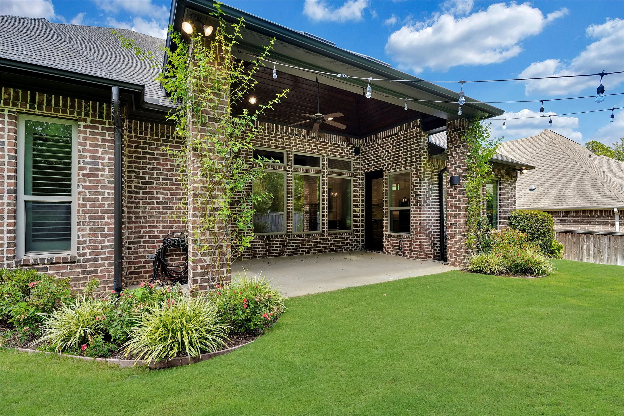 Single Family Residence For Sale in Smith County , 7410 Princedale, Tyler, Texas 75703, 4 Bedroom, 4 Bathroom, 2 Garage spaces, 3,389 Sqft, built in 2016, mls#21361827, Real Estate Agent in Tyler, Homes For Sale in Smith county, Homes For Sale in Tyler, Realtor in Tyler Texas, Real Estate Brokerage Independent Realty Texas, Luminita Cordes Realtor