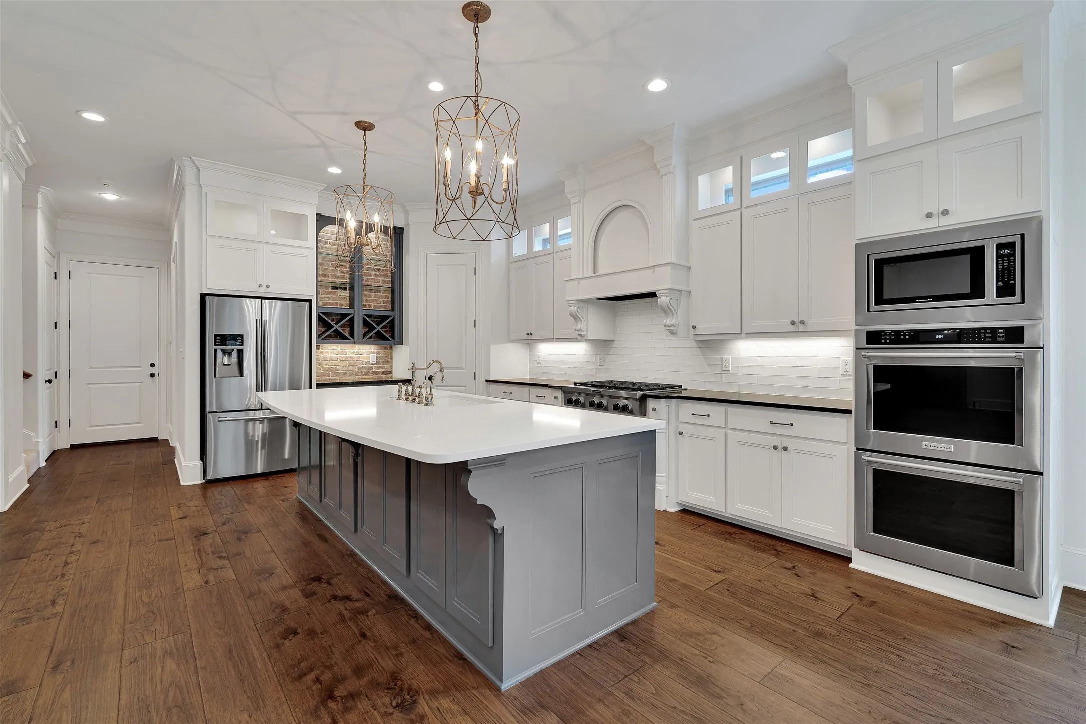 Single Family Residence For Sale in Smith County , 7410 Princedale, Tyler, Texas 75703, 4 Bedroom, 4 Bathroom, 2 Garage spaces, 3,389 Sqft, built in 2016, mls#21361827, Real Estate Agent in Tyler, Homes For Sale in Smith county, Homes For Sale in Tyler, Realtor in Tyler Texas, Real Estate Brokerage Independent Realty Texas, Luminita Cordes Realtor