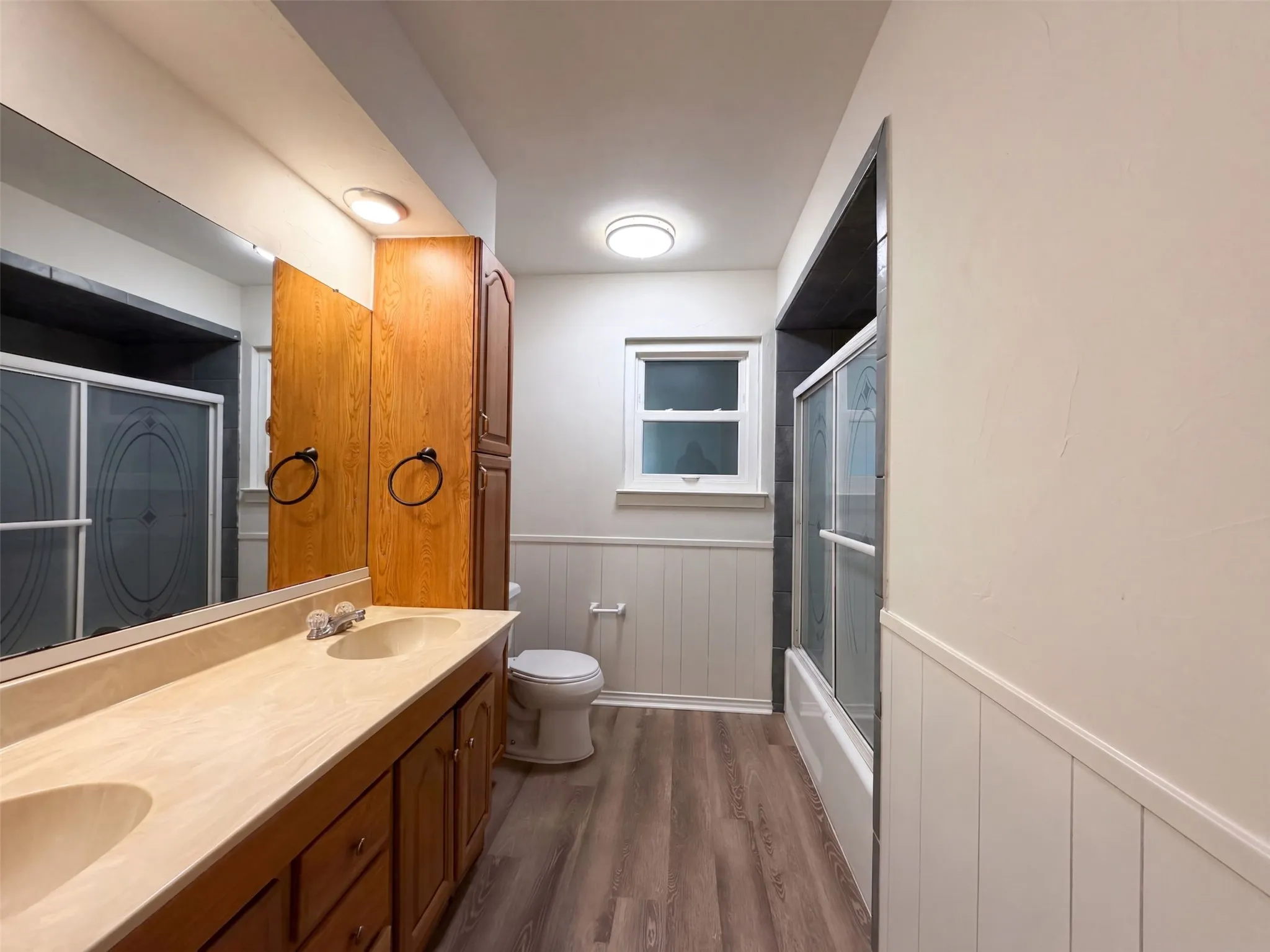 Single Family Residence For Sale in Dallas County , 1136 Kris Street, Irving, Texas 75060, 3 Bedroom, 2 Bathroom, 2 Garage spaces, 1,642 Sqft, built in 1967, mls#21361822, Real Estate Agent in Irving, Homes For Sale in Dallas county, Homes For Sale in Irving, Realtor in Irving Texas, Real Estate Brokerage Independent Realty Texas, Luminita Cordes Realtor