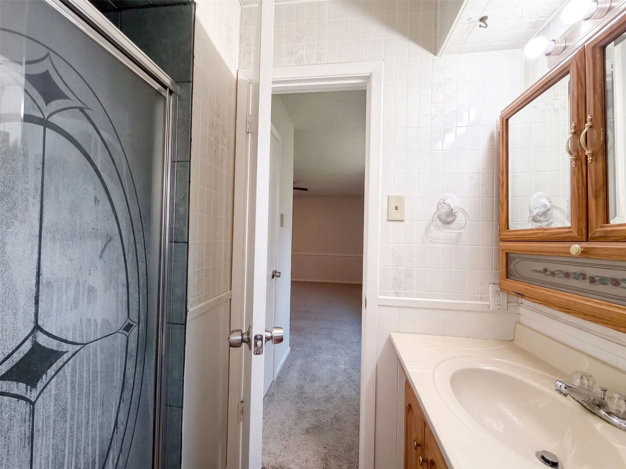 Single Family Residence For Sale in Dallas County , 1136 Kris Street, Irving, Texas 75060, 3 Bedroom, 2 Bathroom, 2 Garage spaces, 1,642 Sqft, built in 1967, mls#21361822, Real Estate Agent in Irving, Homes For Sale in Dallas county, Homes For Sale in Irving, Realtor in Irving Texas, Real Estate Brokerage Independent Realty Texas, Luminita Cordes Realtor