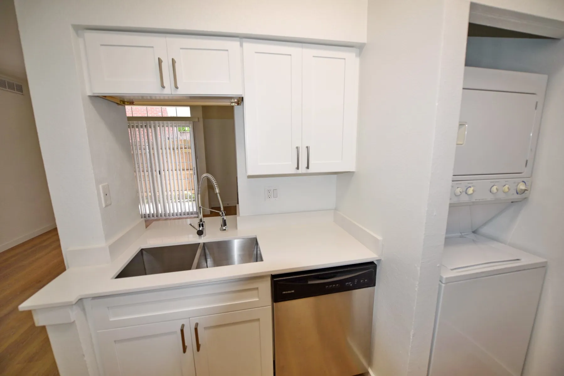 Condominium For Rent in Dallas County , 3701 Cedarplaza Lane 111, Dallas, Texas 75209, 1 Bedroom, 1 Bathroom, Garage spaces, 504 Sqft, built in 1986, mls#21361831, Real Estate Agent in Dallas, Homes For Rent in Dallas county, Homes For Rent in Dallas, Realtor in Dallas Texas, Real Estate Brokerage Independent Realty Texas, Luminita Cordes Realtor
