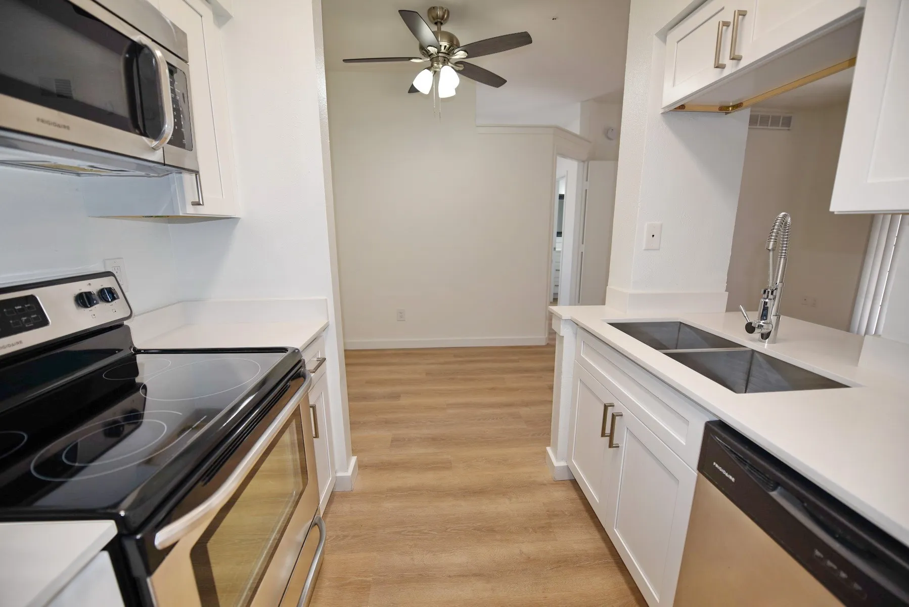 Condominium For Rent in Dallas County , 3701 Cedarplaza Lane 111, Dallas, Texas 75209, 1 Bedroom, 1 Bathroom, Garage spaces, 504 Sqft, built in 1986, mls#21361831, Real Estate Agent in Dallas, Homes For Rent in Dallas county, Homes For Rent in Dallas, Realtor in Dallas Texas, Real Estate Brokerage Independent Realty Texas, Luminita Cordes Realtor