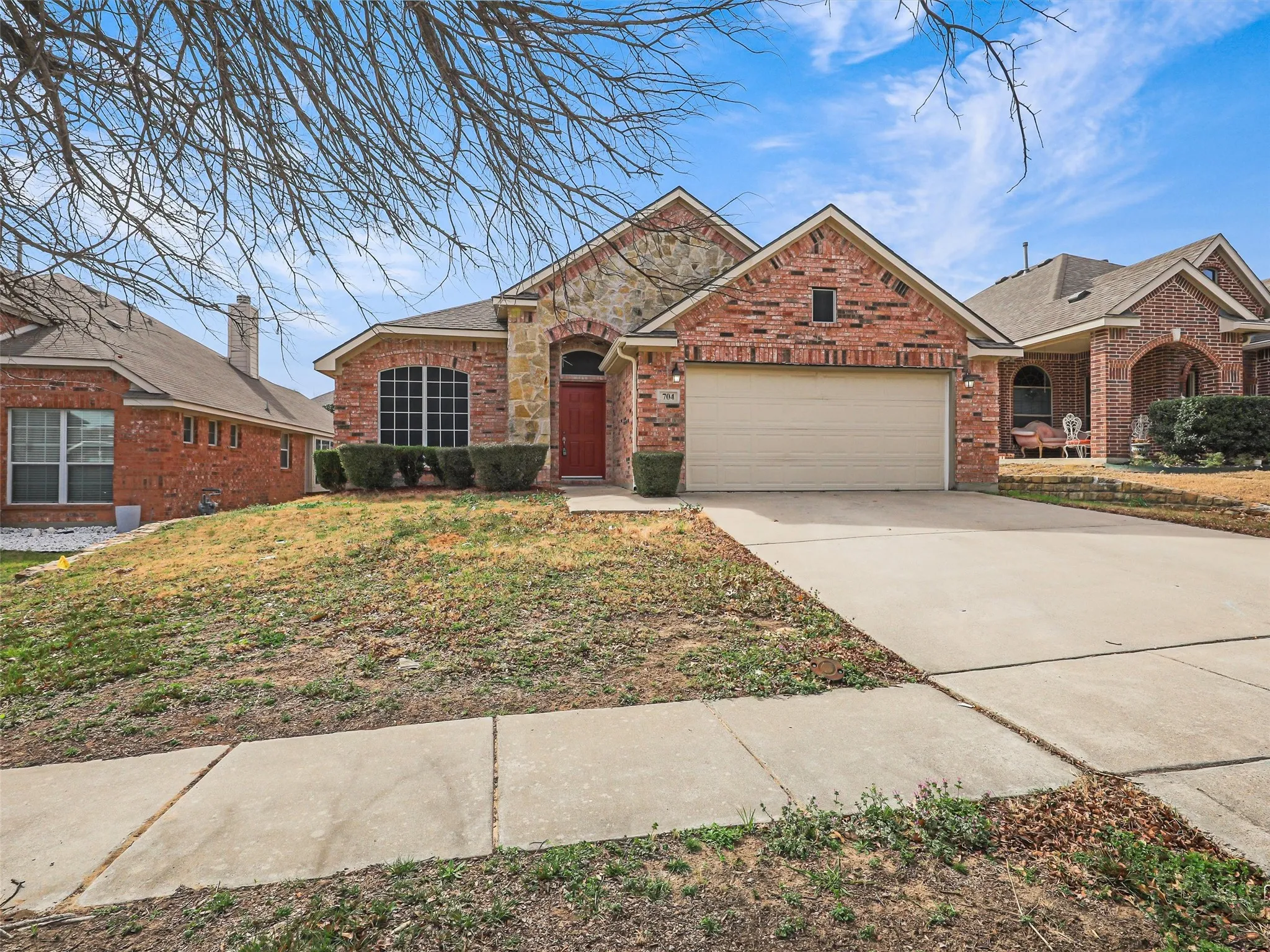 Single Family Residence For Sale in Tarrant County , 704 Darlington Trail, Fort Worth, Texas 76131, 3 Bedroom, 2 Bathroom, 2 Garage spaces, 1,875 Sqft, built in 2004, Price $325,000, mls#21361835, Real Estate Agent in Fort Worth, Homes For Sale in Tarrant county, Homes For Sale in Fort Worth, Realtor in Fort Worth Texas, Real Estate Brokerage Independent Realty Texas, Luminita Cordes Realtor