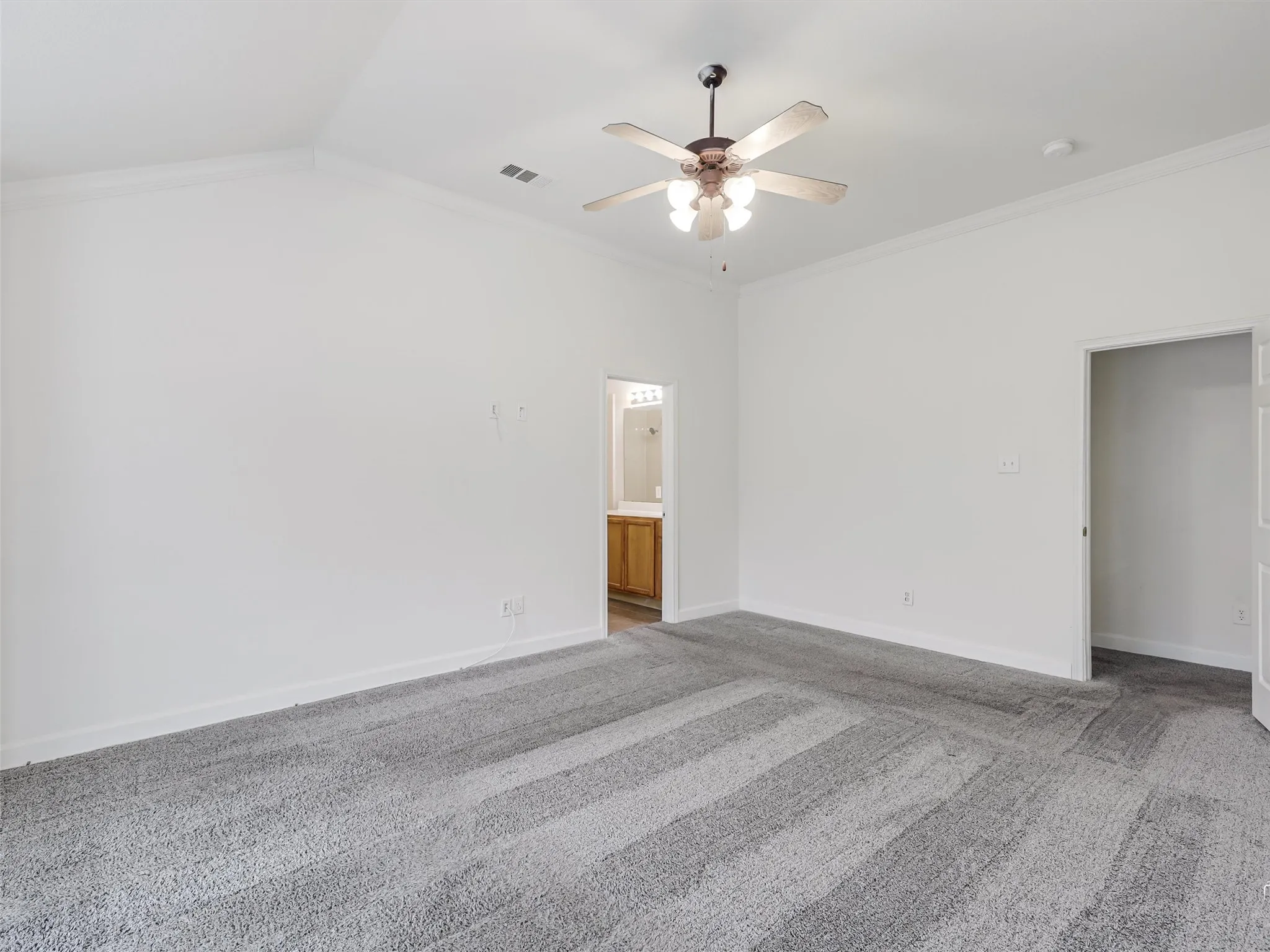 Single Family Residence For Sale in Tarrant County , 704 Darlington Trail, Fort Worth, Texas 76131, 3 Bedroom, 2 Bathroom, 2 Garage spaces, 1,875 Sqft, built in 2004, Price $325,000, mls#21361835, Real Estate Agent in Fort Worth, Homes For Sale in Tarrant county, Homes For Sale in Fort Worth, Realtor in Fort Worth Texas, Real Estate Brokerage Independent Realty Texas, Luminita Cordes Realtor