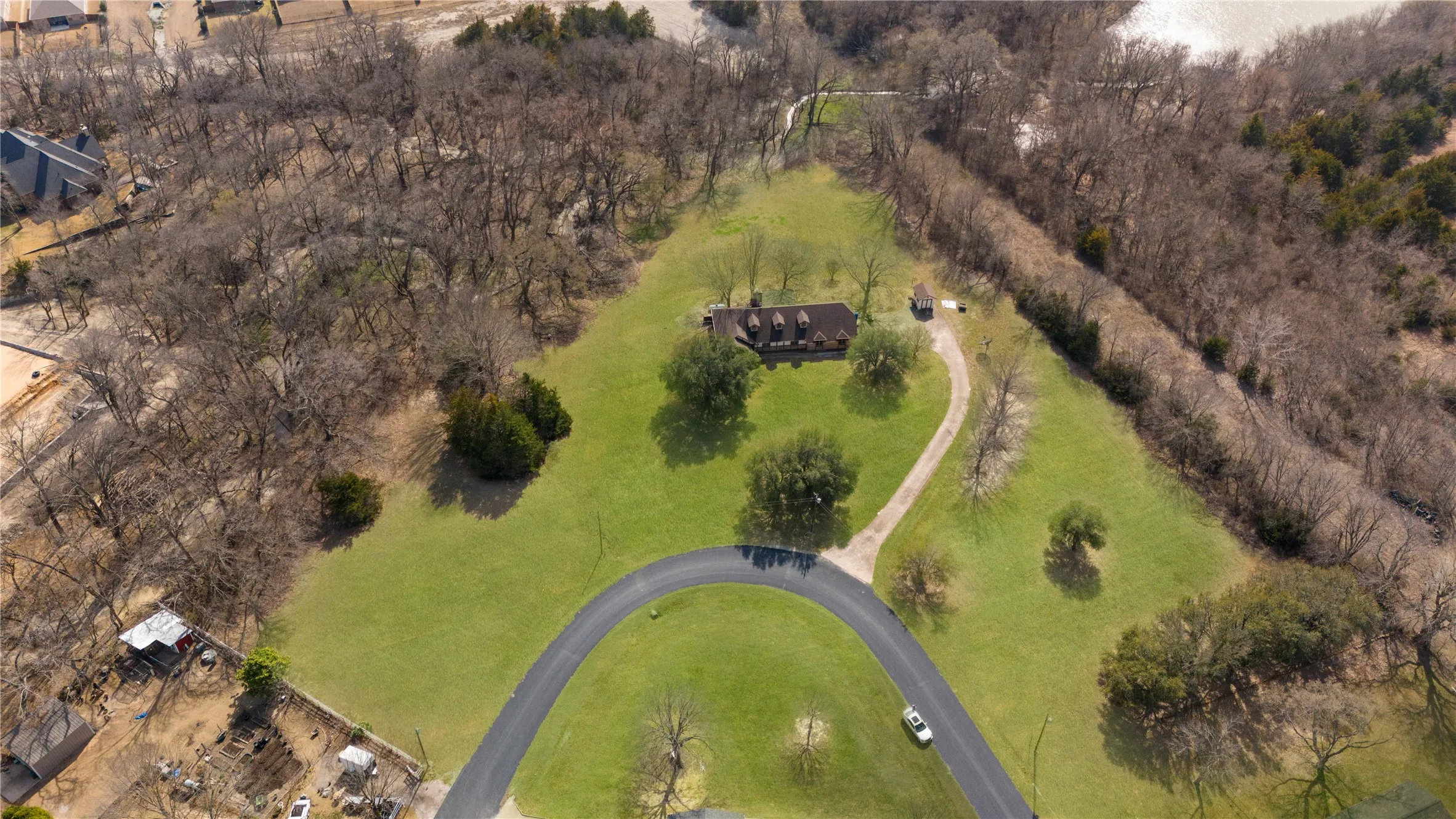 Single Family Residence For Sale in Collin County , 908 Hurricane Creek Circle, Anna, Texas 75409, 4 Bedroom, 3 Bathroom, 2 Garage spaces, 2,461 Sqft, built in 1982, mls#21361625, Real Estate Agent in Anna, Homes For Sale in Collin county, Homes For Sale in Anna, Realtor in Anna Texas, Real Estate Brokerage Independent Realty Texas, Luminita Cordes Realtor