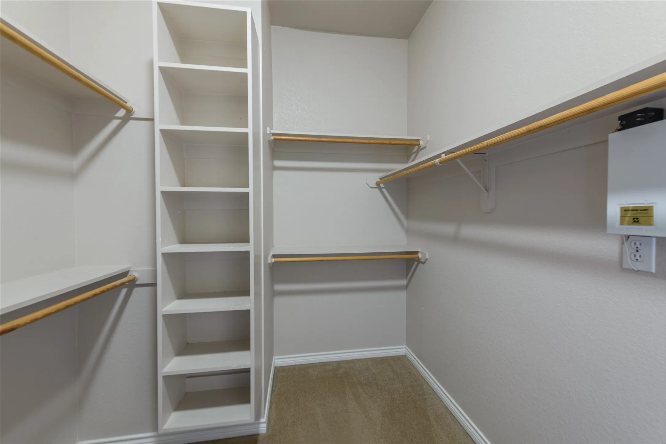 Single Family Residence For Rent in Tarrant County , 3120 Steve Drive, Hurst, Texas 76054, 3 Bedroom, 2 Bathroom, 2 Garage spaces, 2,097 Sqft, built in 1993, mls#21361796, Real Estate Agent in Hurst, Homes For Rent in Tarrant county, Homes For Rent in Hurst, Realtor in Hurst Texas, Real Estate Brokerage Independent Realty Texas, Luminita Cordes Realtor