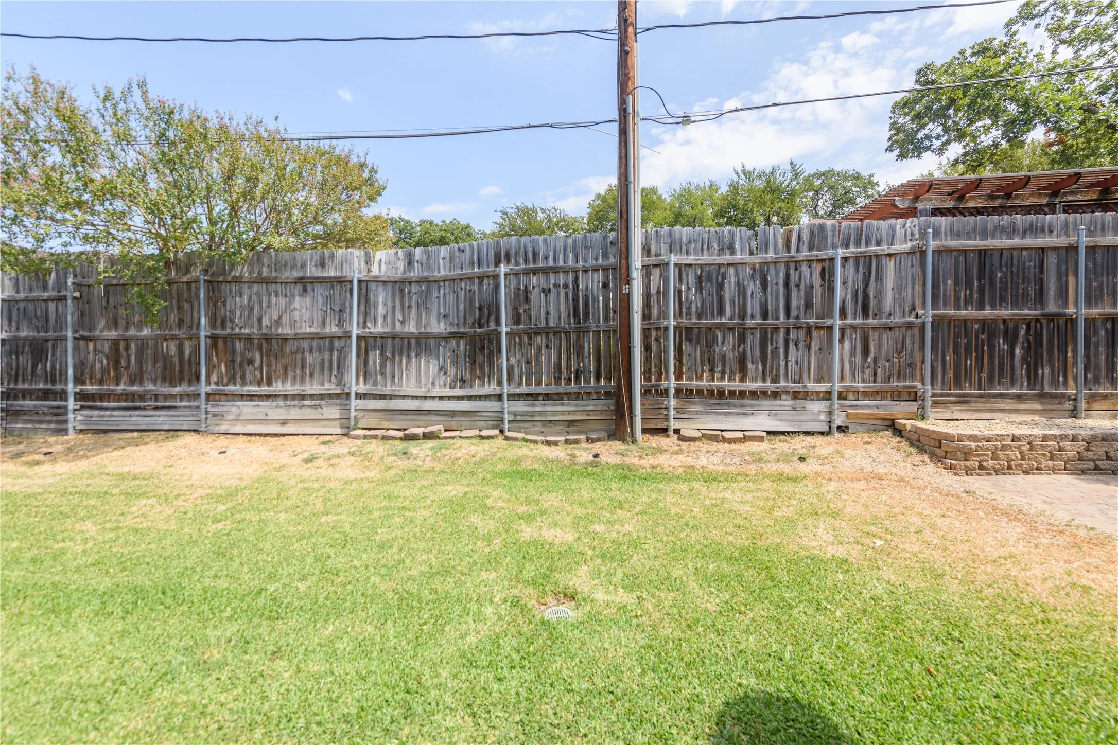 Single Family Residence For Rent in Tarrant County , 3120 Steve Drive, Hurst, Texas 76054, 3 Bedroom, 2 Bathroom, 2 Garage spaces, 2,097 Sqft, built in 1993, mls#21361796, Real Estate Agent in Hurst, Homes For Rent in Tarrant county, Homes For Rent in Hurst, Realtor in Hurst Texas, Real Estate Brokerage Independent Realty Texas, Luminita Cordes Realtor