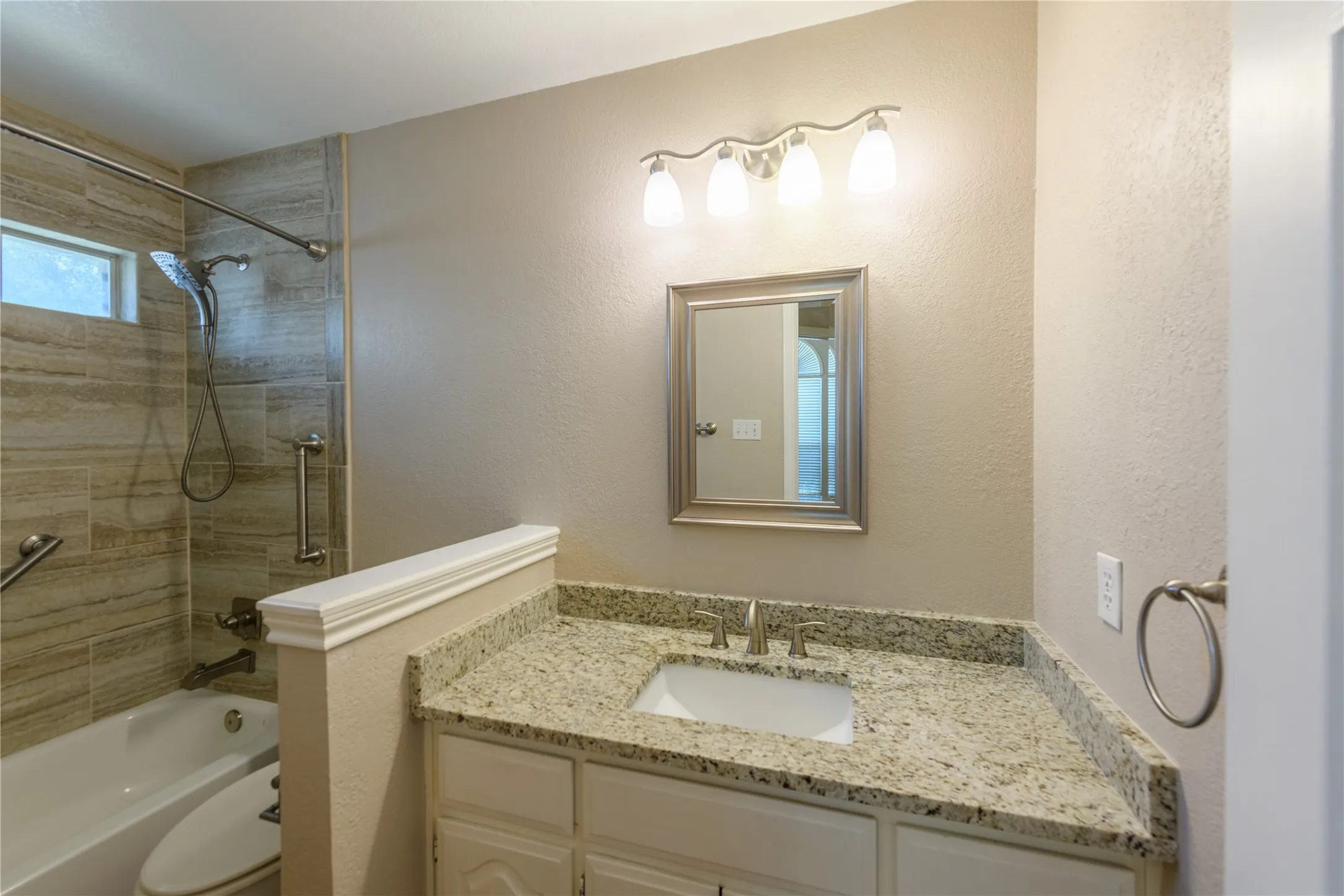 Single Family Residence For Rent in Tarrant County , 3120 Steve Drive, Hurst, Texas 76054, 3 Bedroom, 2 Bathroom, 2 Garage spaces, 2,097 Sqft, built in 1993, mls#21361796, Real Estate Agent in Hurst, Homes For Rent in Tarrant county, Homes For Rent in Hurst, Realtor in Hurst Texas, Real Estate Brokerage Independent Realty Texas, Luminita Cordes Realtor